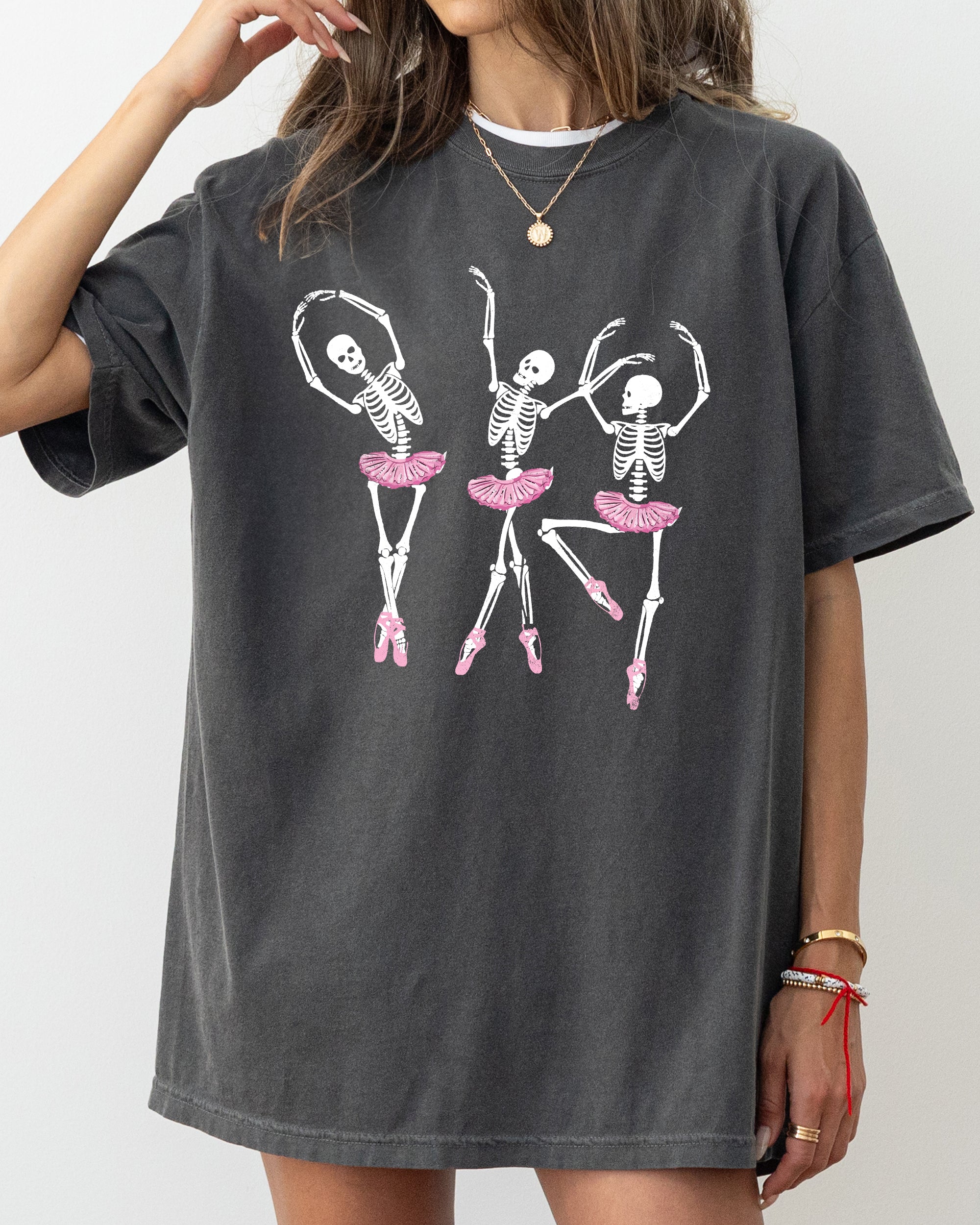 Dancing Skeleton Ladies Ghost Spooky Funny Witch Aesthetic Meme Halloween Costume Comfort Colors Tee