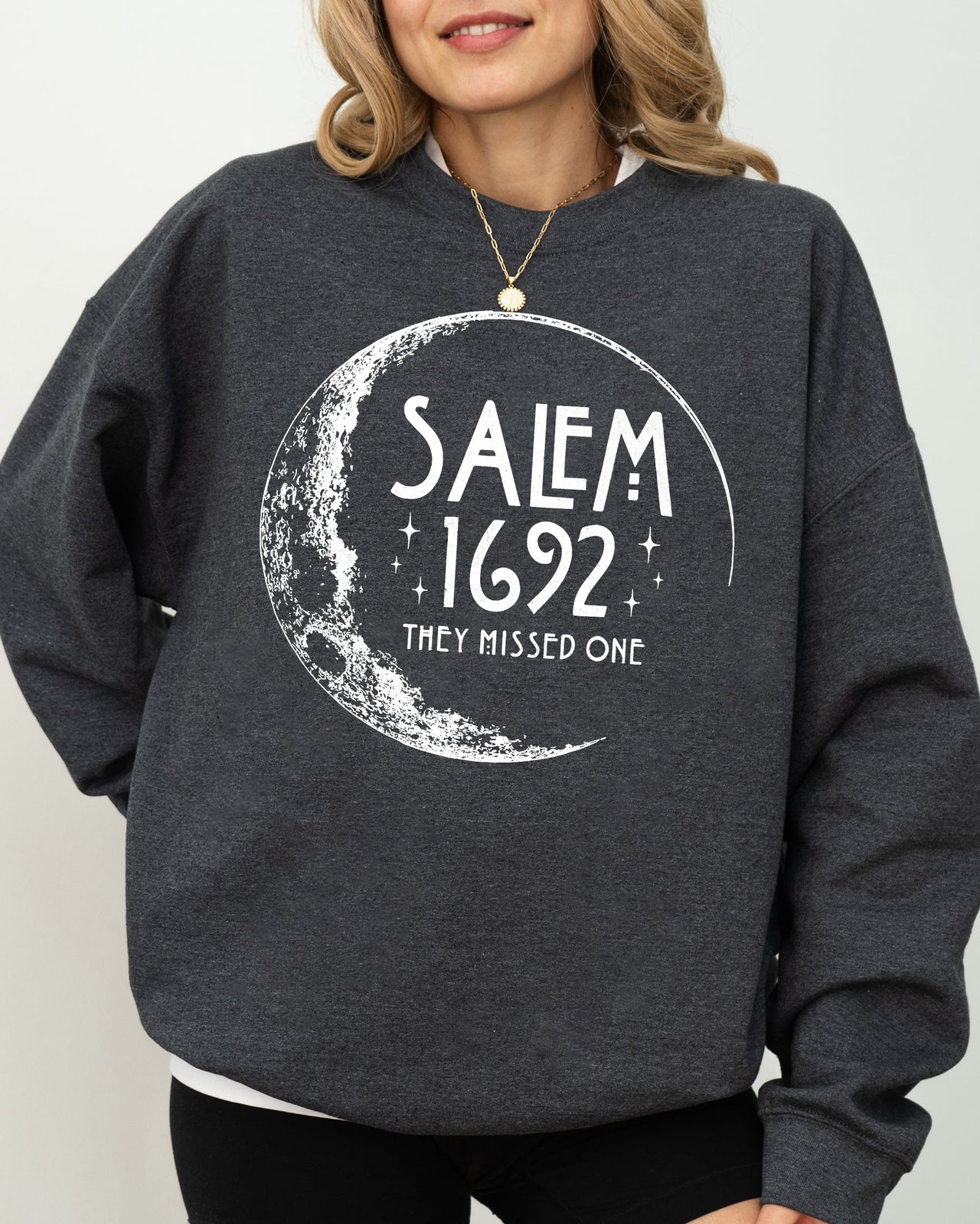 Salem 1692 Skeleton Funny Spooky Witch Aesthetic Halloween Meme Costume Sweatshirt