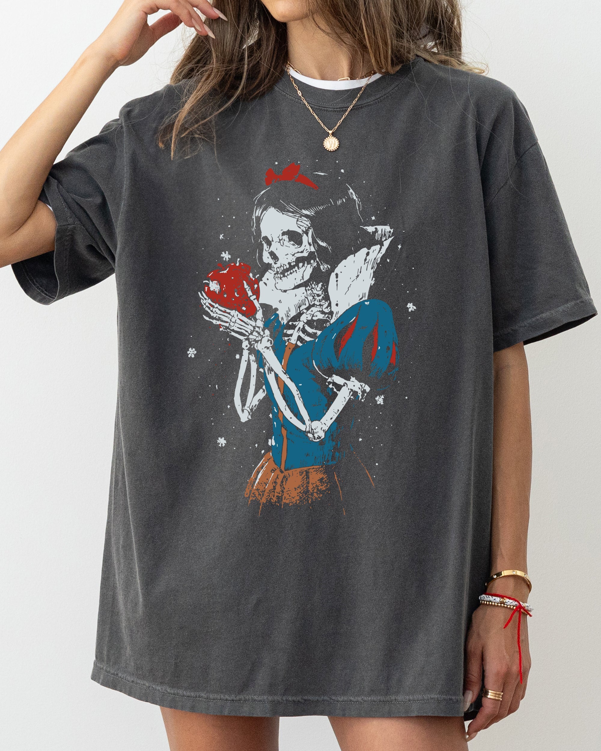 Snow White Skeleton Princess Witch Skull Spooky Aesthetic Meme Halloween Costume Comfort Colors Tee