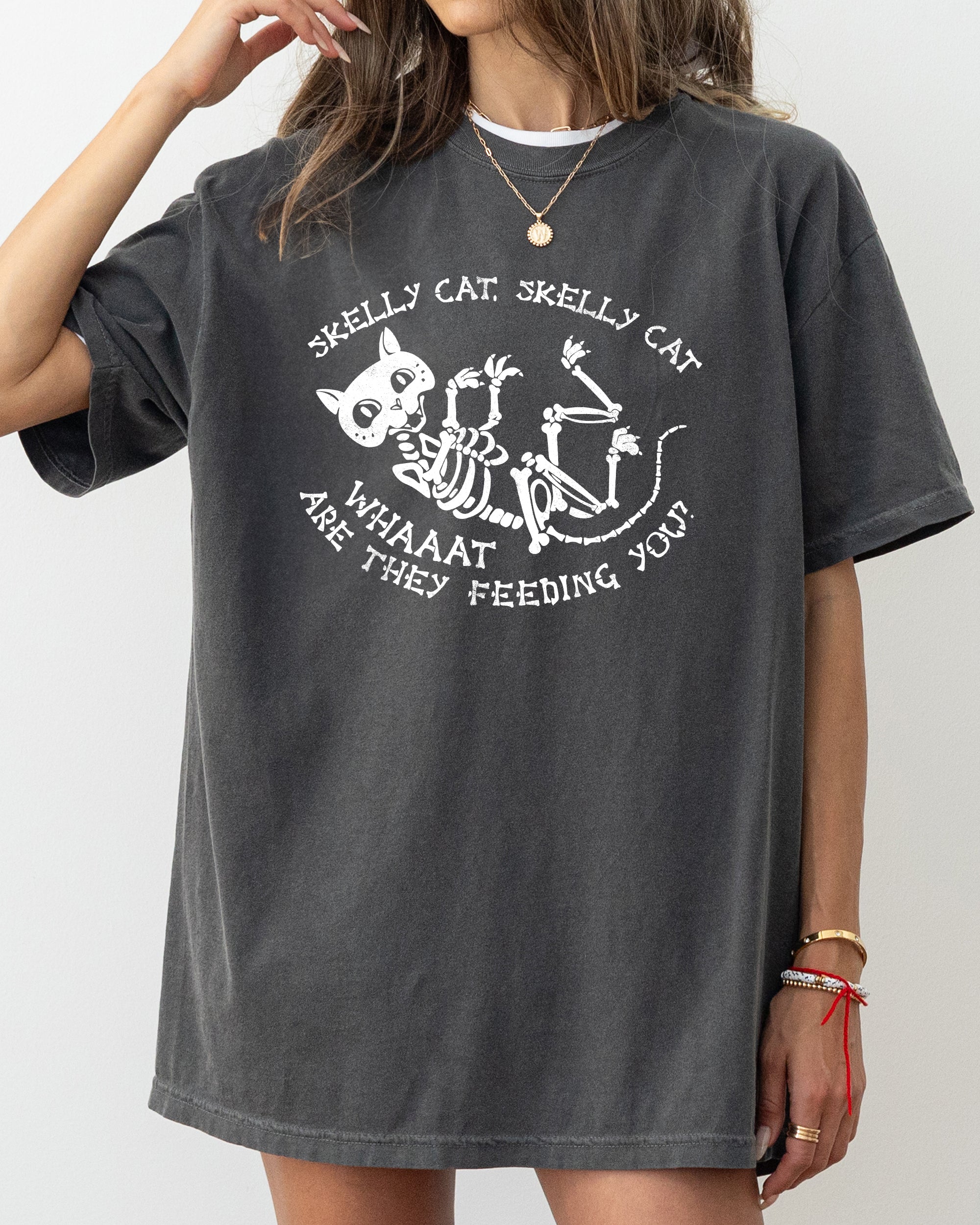 Skelly Cat Skeleton Ghost Witch Skull Spooky Aesthetic Meme Halloween Costume Comfort Colors Tee