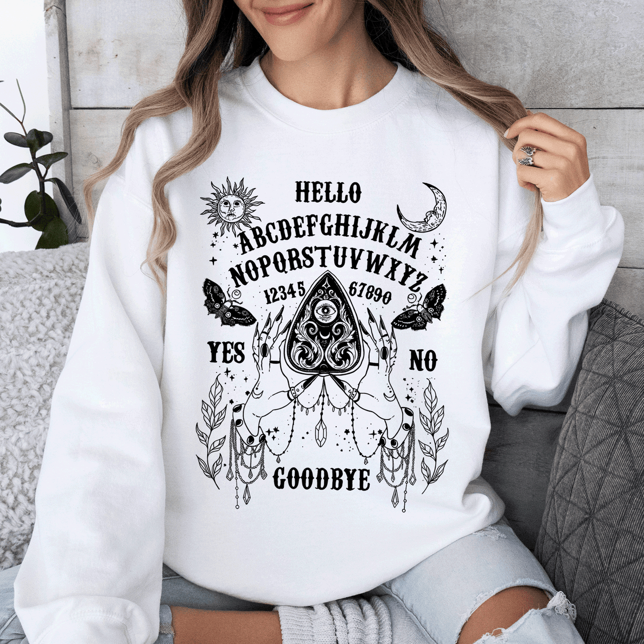 Ouija Board Spooky Tarot Halloween Witch Mystic Symbols Divination Circle Edition Sweatshirt