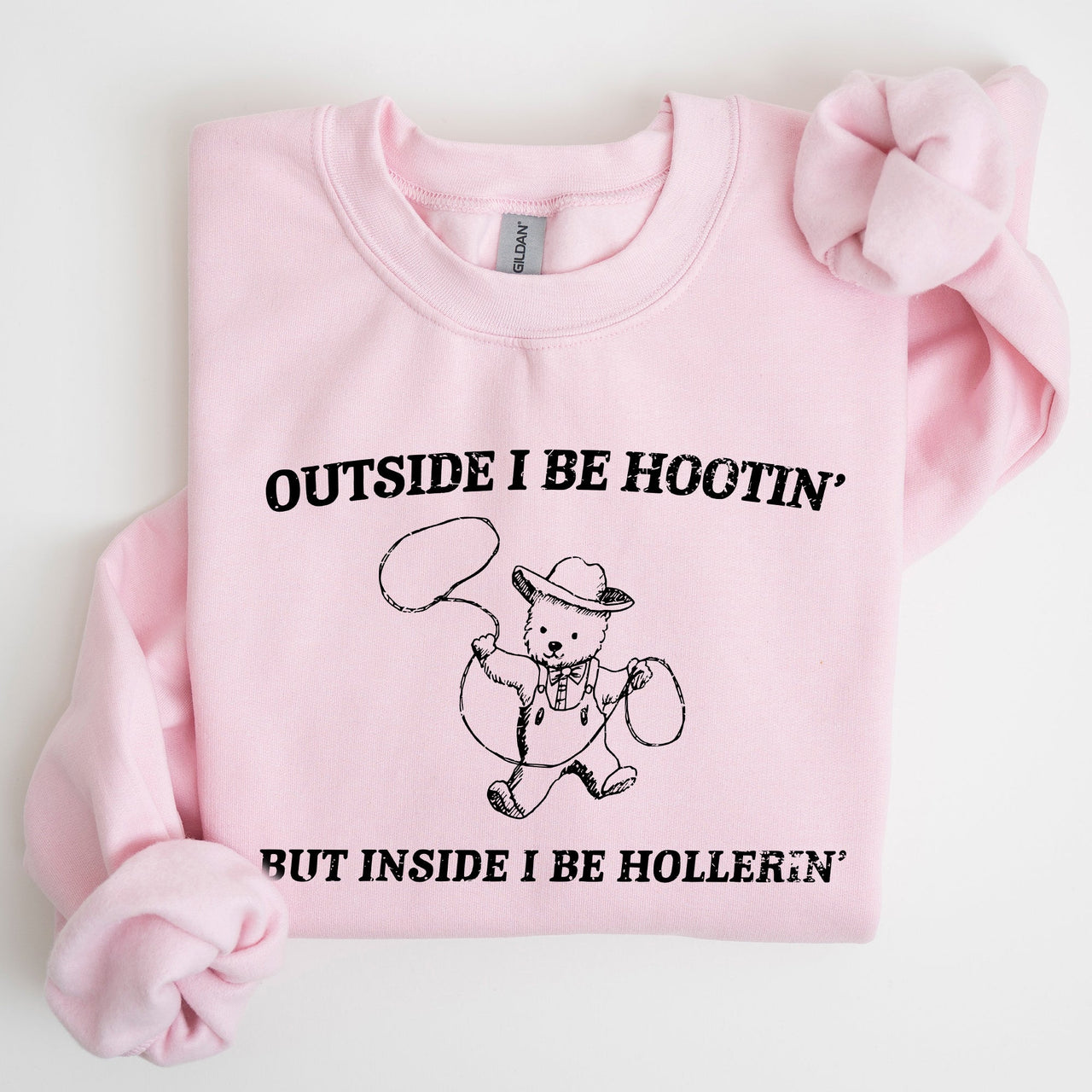 Outside I Bee Hootin, Inside I Be Hollerin, Bear, Funny, Aesthetic Cozy Sweatshirt