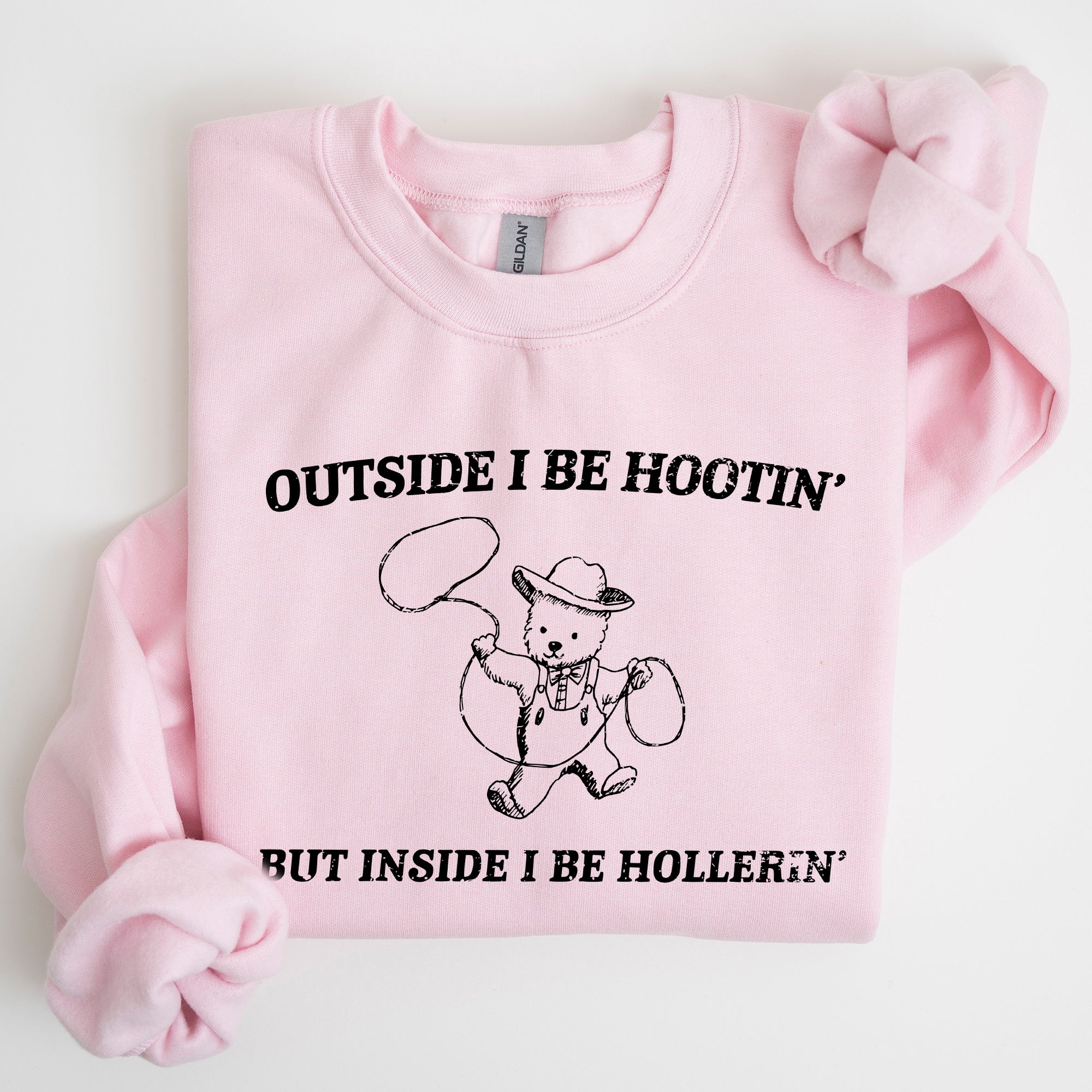 Outside I Bee Hootin, Inside I Be Hollerin, Bear, Funny, Aesthetic Cozy Sweatshirt