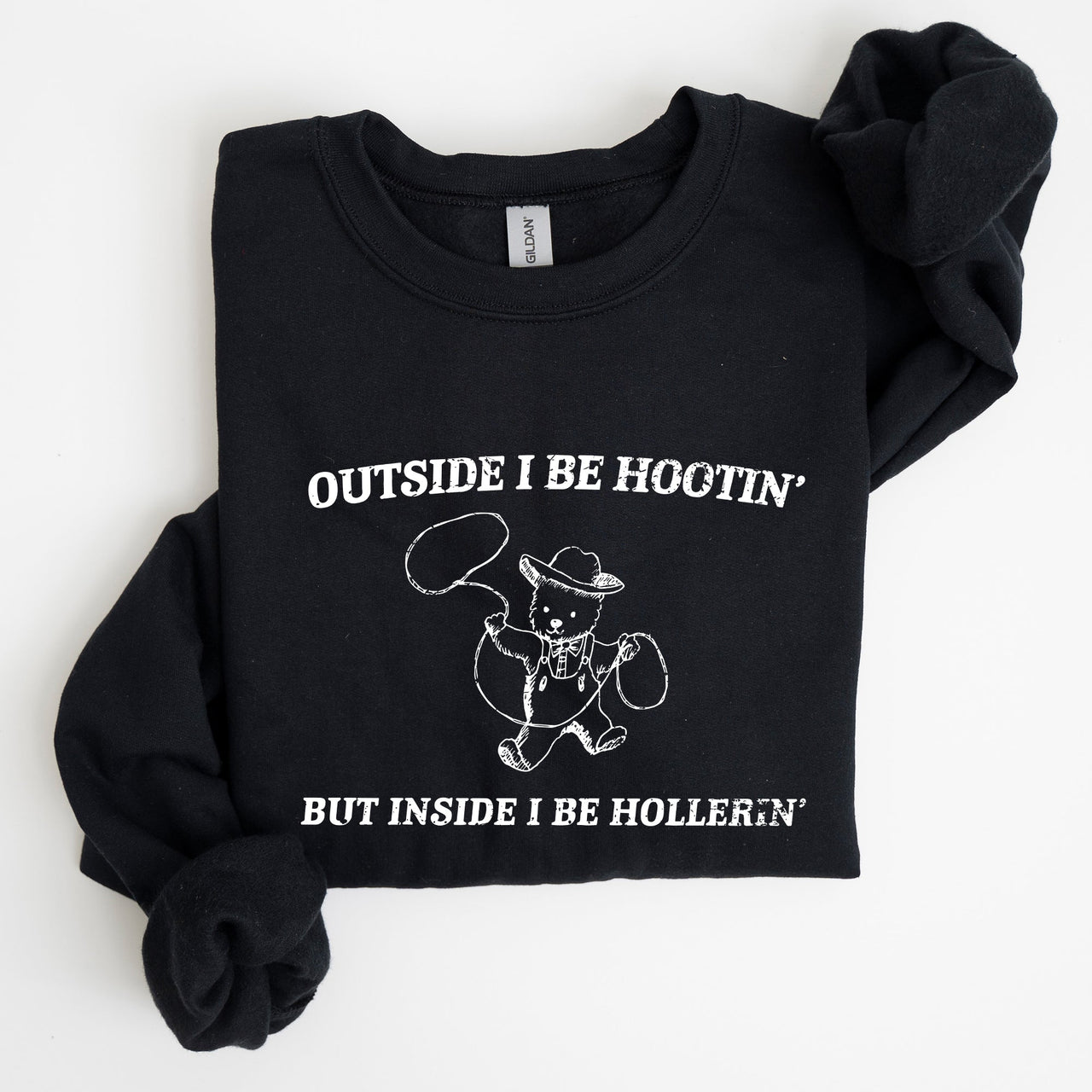 Outside I Bee Hootin, Inside I Be Hollerin, Bear, Funny, Aesthetic Cozy Sweatshirt