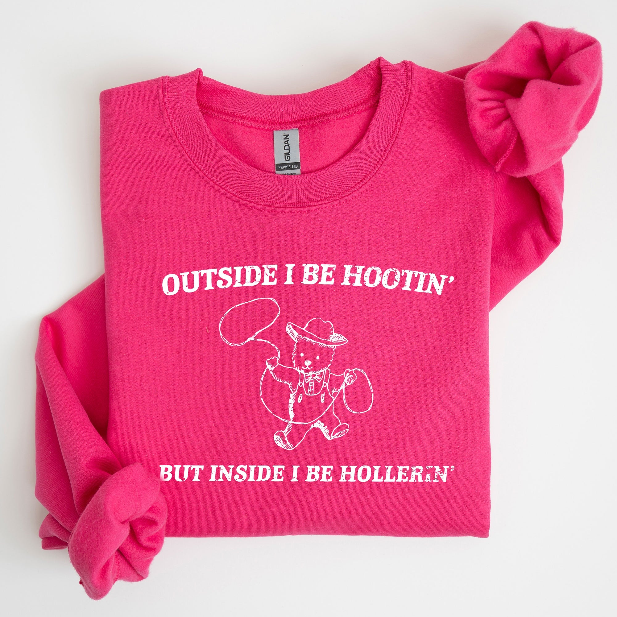 Outside I Bee Hootin, Inside I Be Hollerin, Bear, Funny, Aesthetic Cozy Sweatshirt
