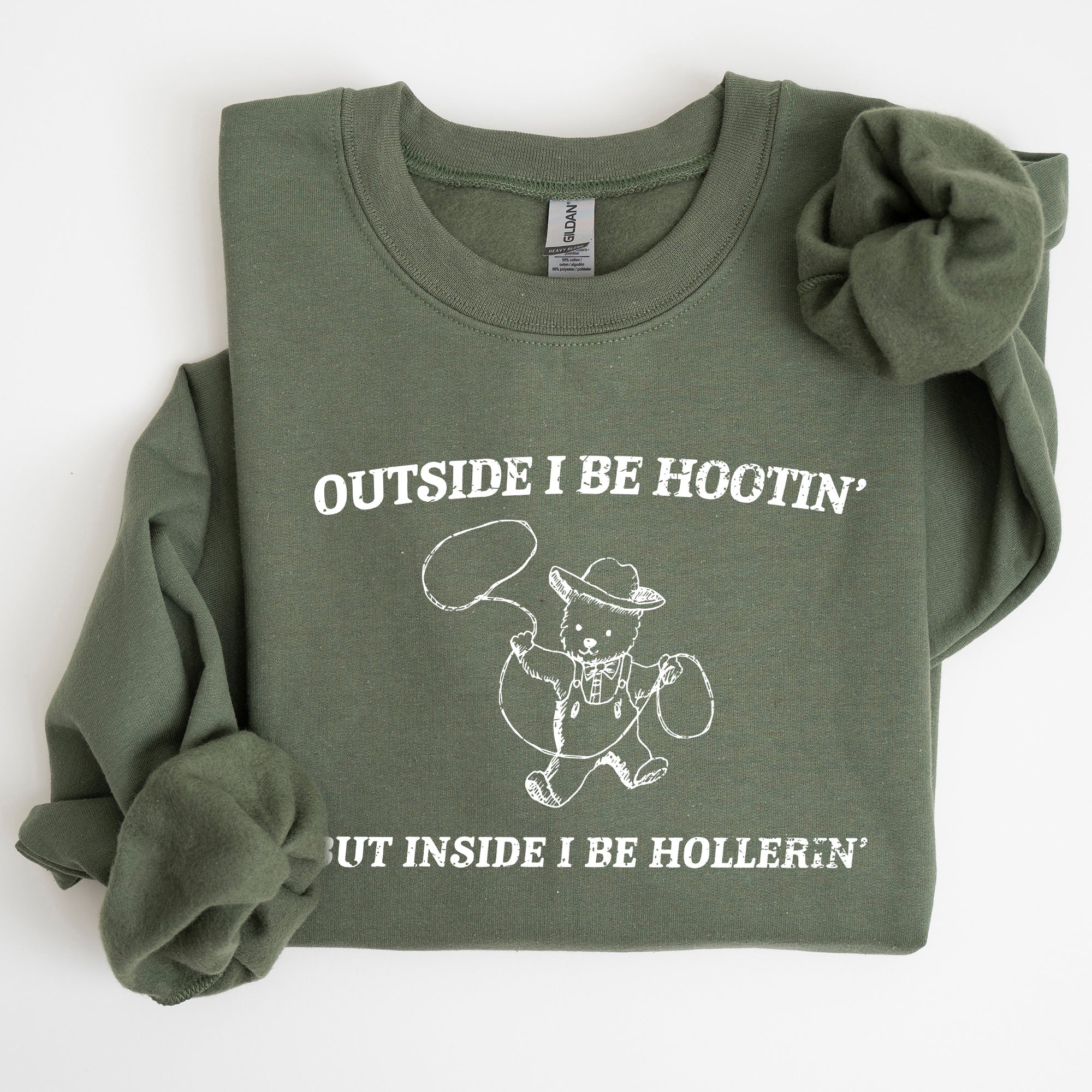 Outside I Bee Hootin, Inside I Be Hollerin, Bear, Funny, Aesthetic Cozy Sweatshirt