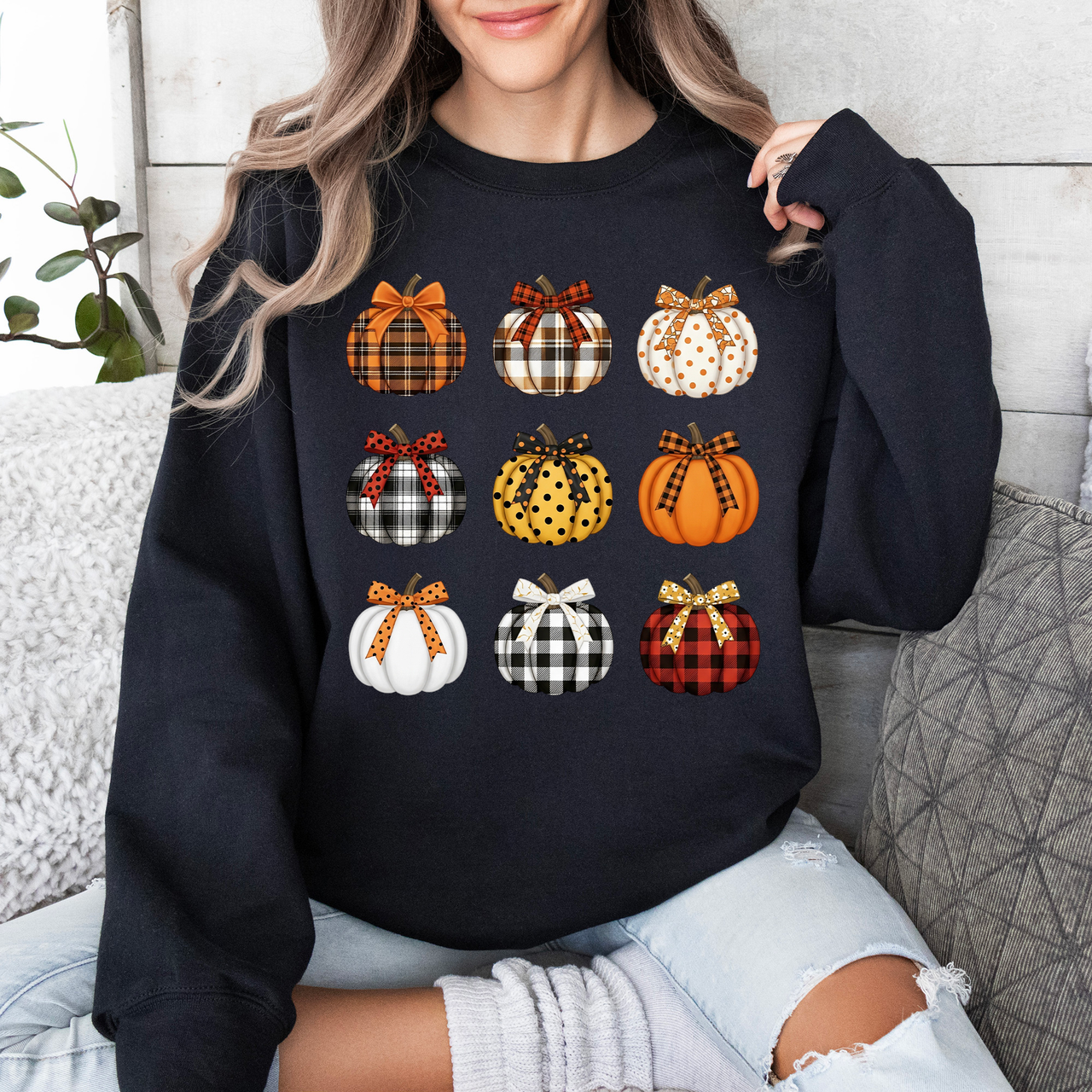 Patterned Pumpkins Halloween Harvest Pattern Cozy Vintage Autumn Night Sweatshirt