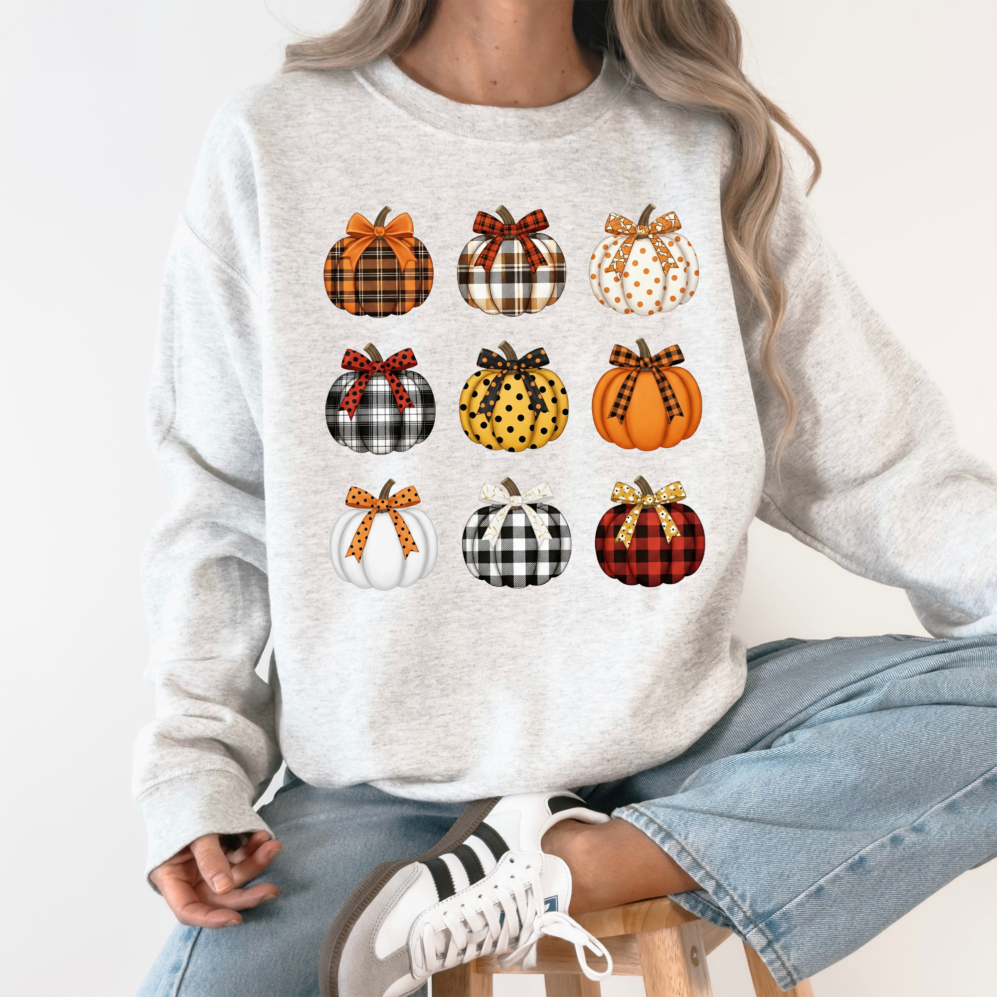 Patterned Pumpkins Halloween Harvest Pattern Cozy Vintage Autumn Night Sweatshirt