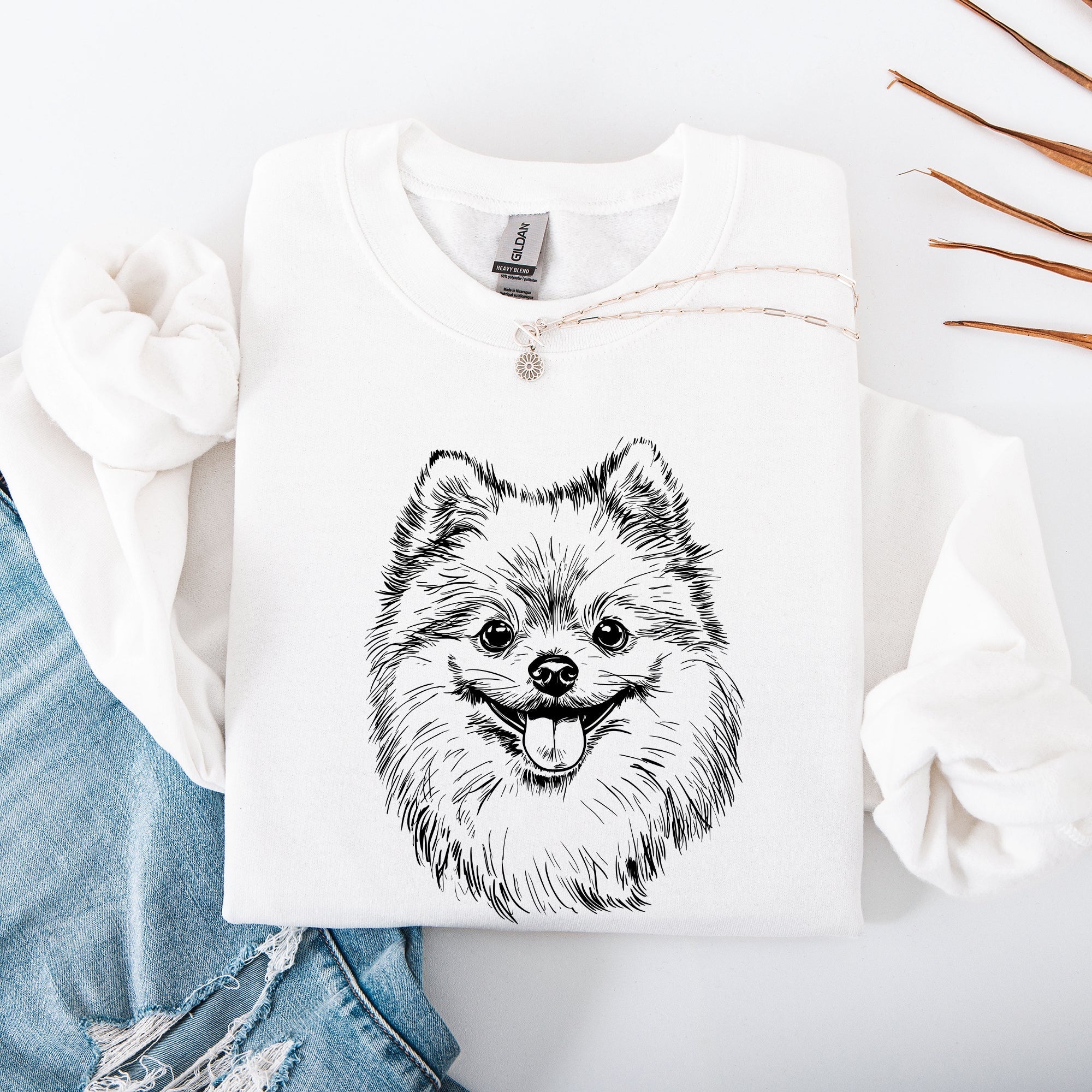 Pomeranian Dog Lover Portrait Design For Pet Parents And Dog Enthusiasts Sweatshirt