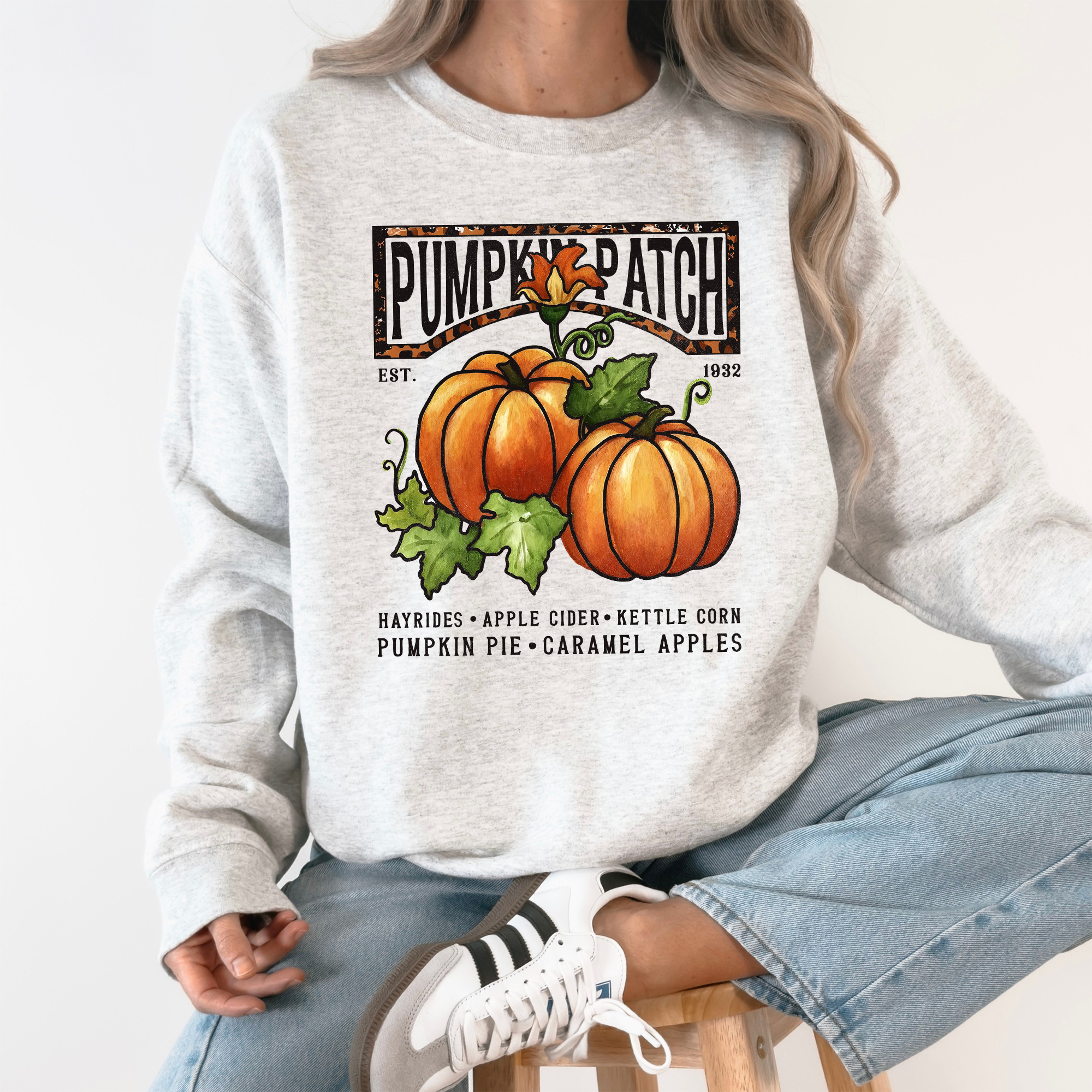 Pumpkin Patch Autumn Sunflowers Floral Motif Vintage Halloween Themed Cozy Seasonal Sweatshirt