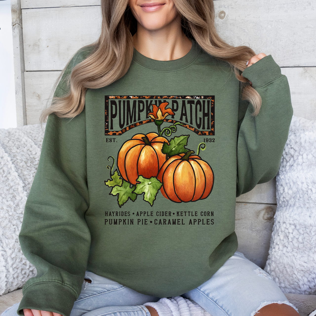 Pumpkin Patch Autumn Sunflowers Floral Motif Vintage Halloween Themed Cozy Seasonal Sweatshirt