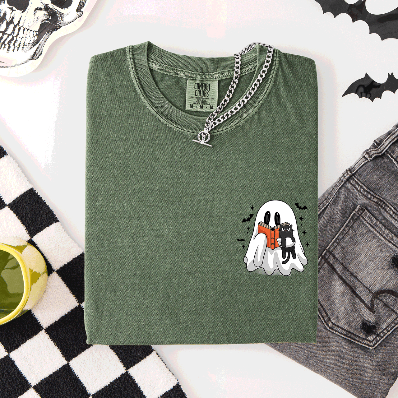 Reading Ghost Cat Funny Halloween Book Library Pocket Edition Comfort Colors Tee