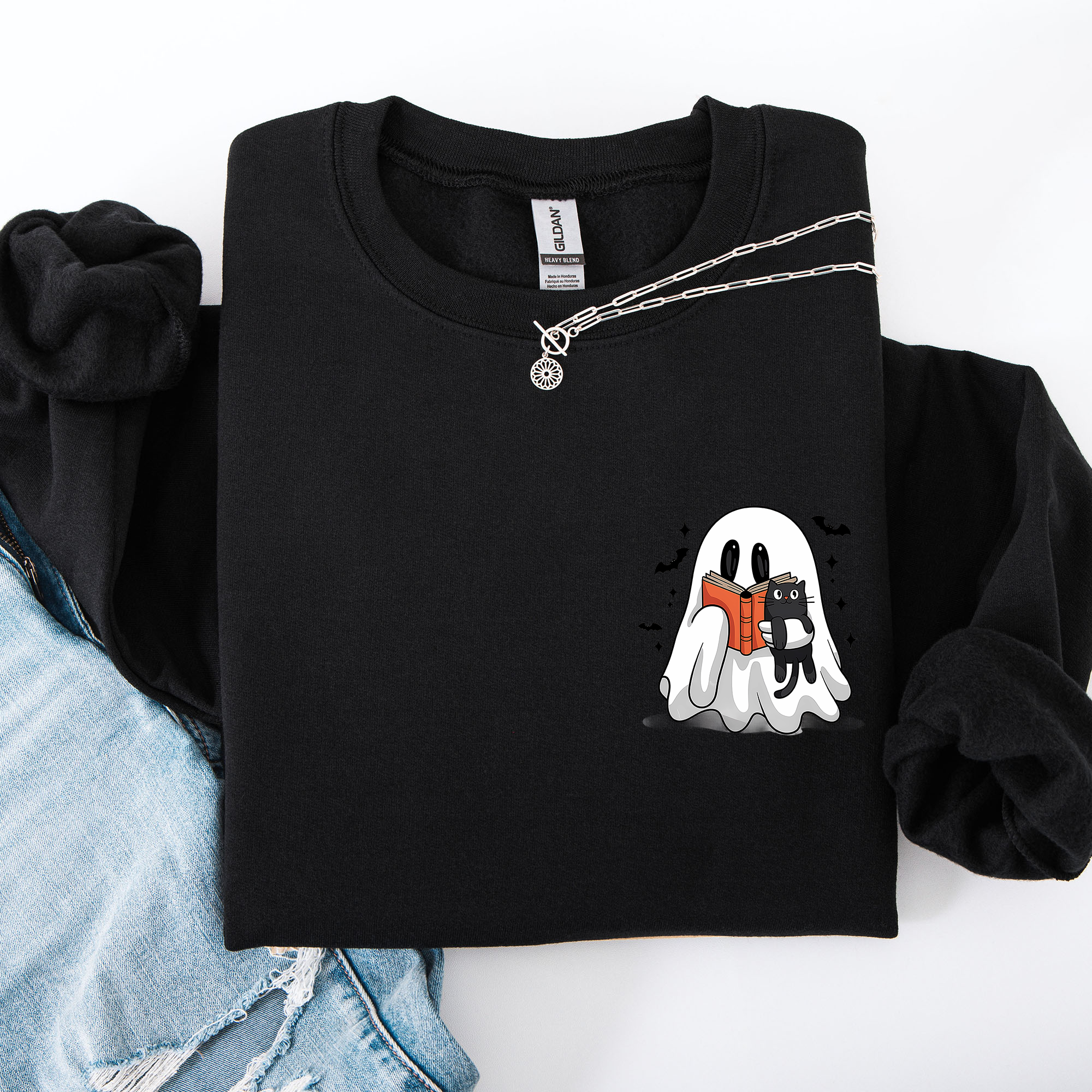 Reading Ghost Cat Funny Halloween Book Library Spooky Cozy Night Pocket Sweatshirt