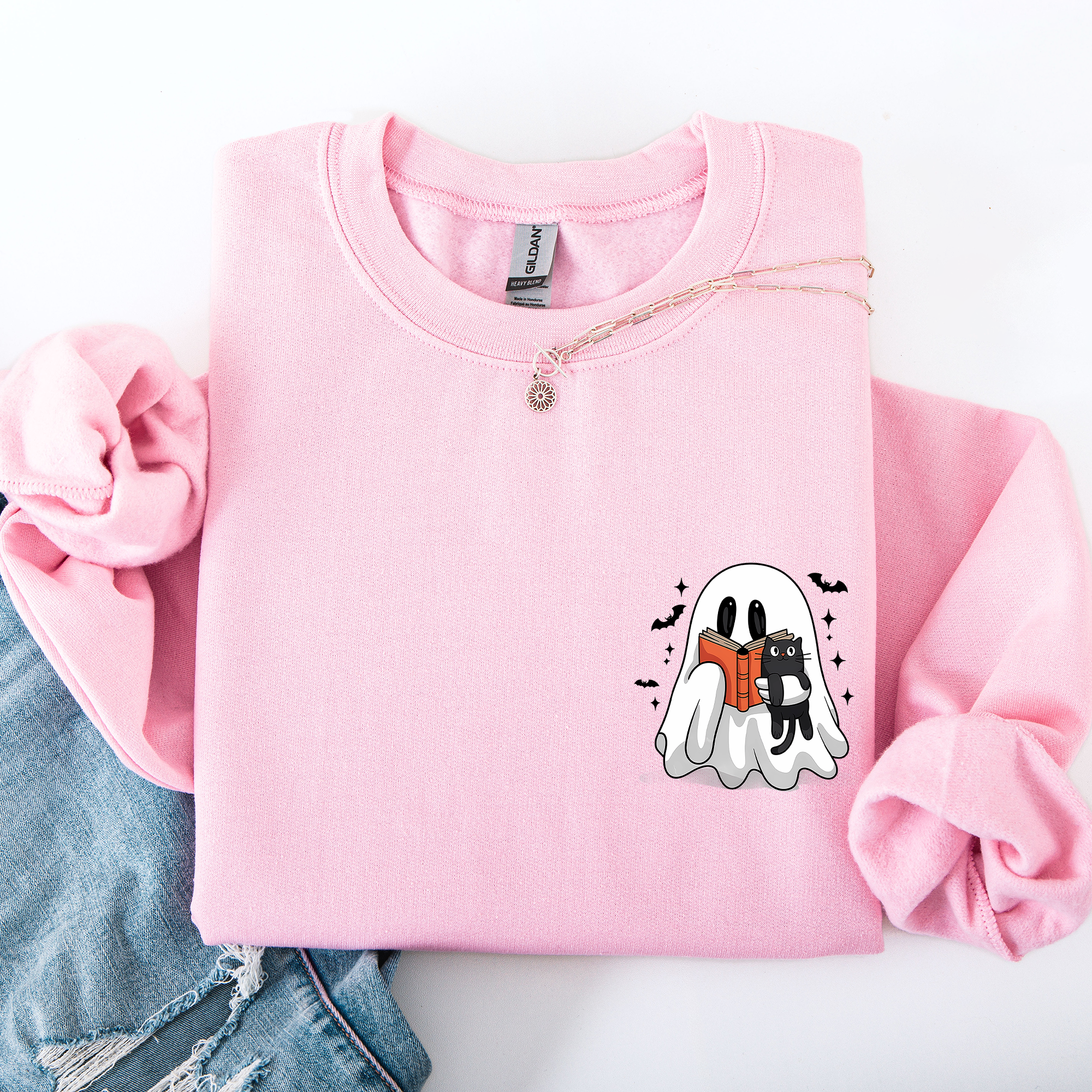 Reading Ghost Cat Funny Halloween Book Library Spooky Cozy Night Pocket Sweatshirt