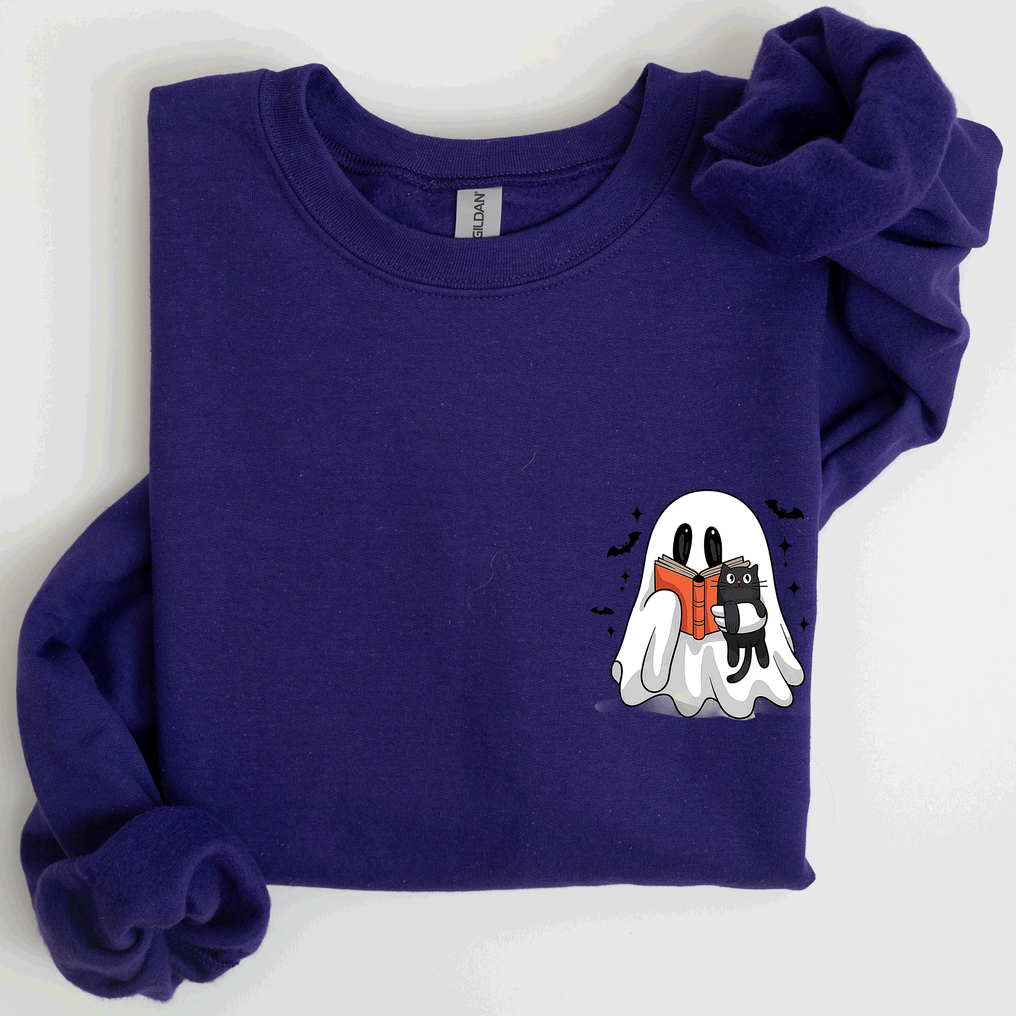 Reading Ghost Cat Funny Halloween Book Library Spooky Cozy Night Pocket Sweatshirt