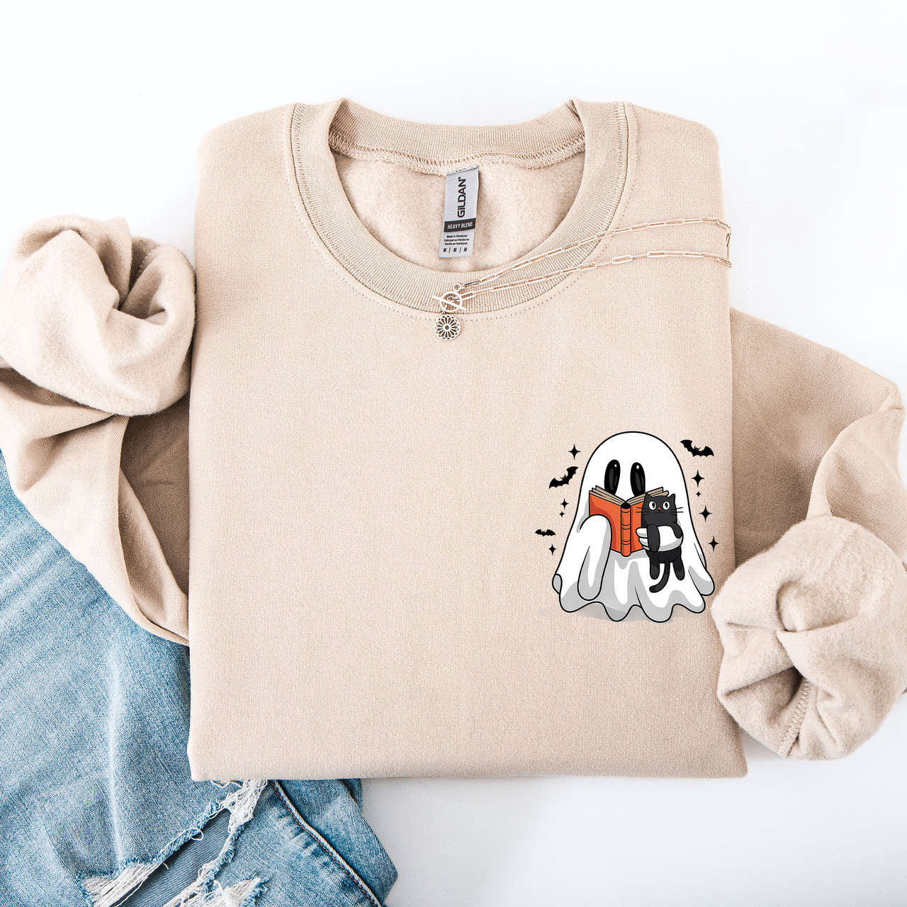 Reading Ghost Cat Funny Halloween Book Library Spooky Cozy Night Pocket Sweatshirt