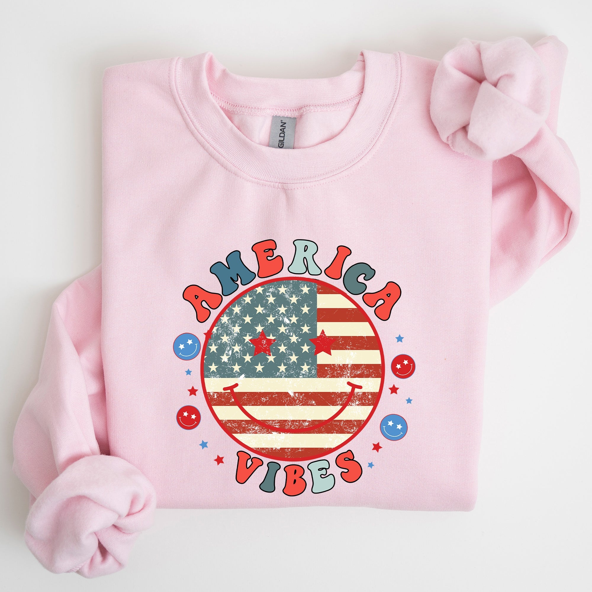 Retro America Vibes Patriotic 4th of July USA Flag Freedom Celebration Classic Sweatshirt