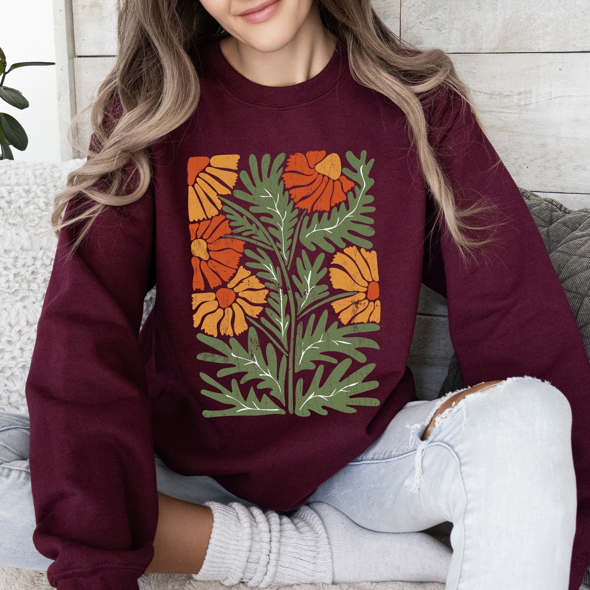 Retro Daisy Design Vintage Floral Garden Theme Botanical Illustration Textured Motif Sweatshirt
