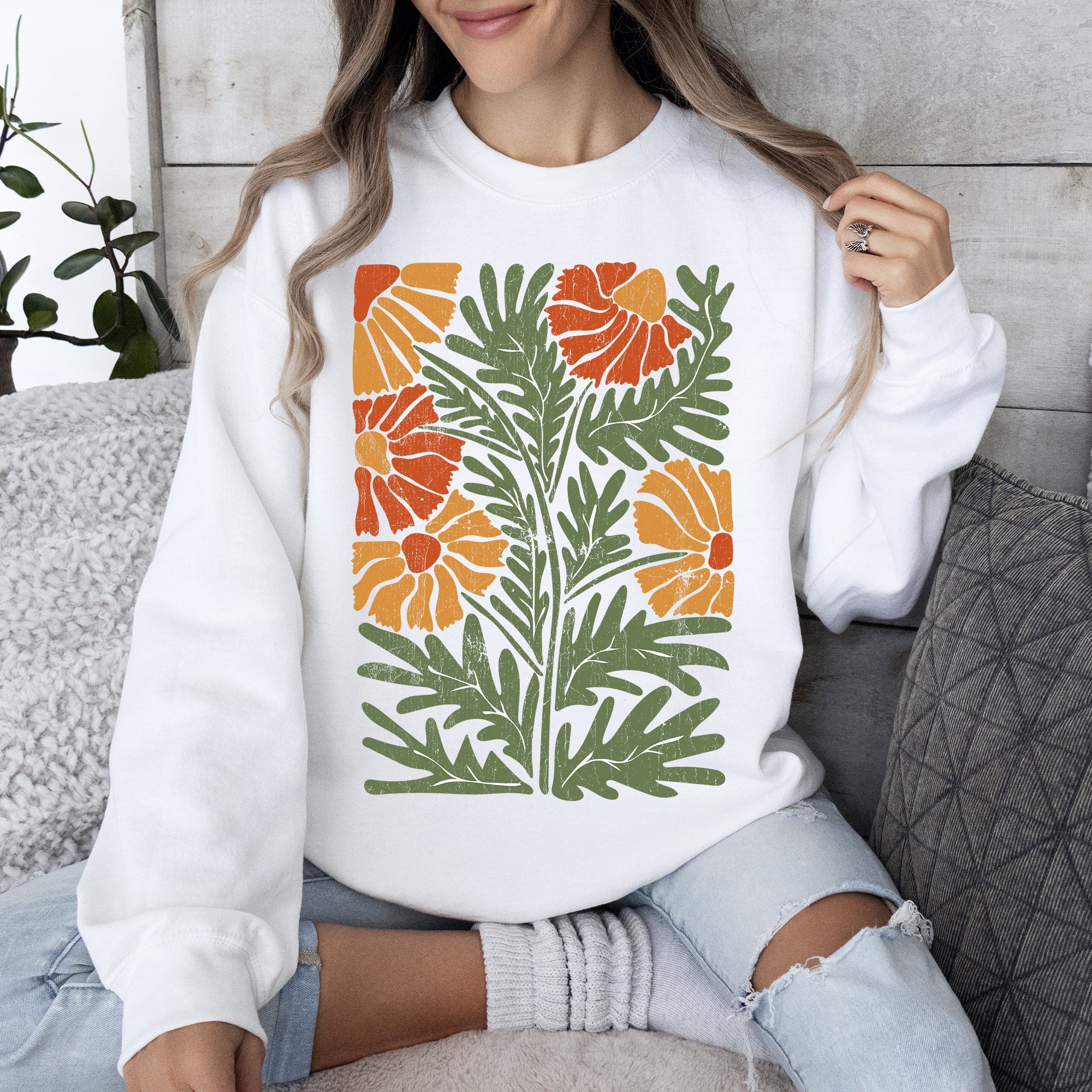 Retro Daisy Design Vintage Floral Garden Theme Botanical Illustration Textured Motif Sweatshirt