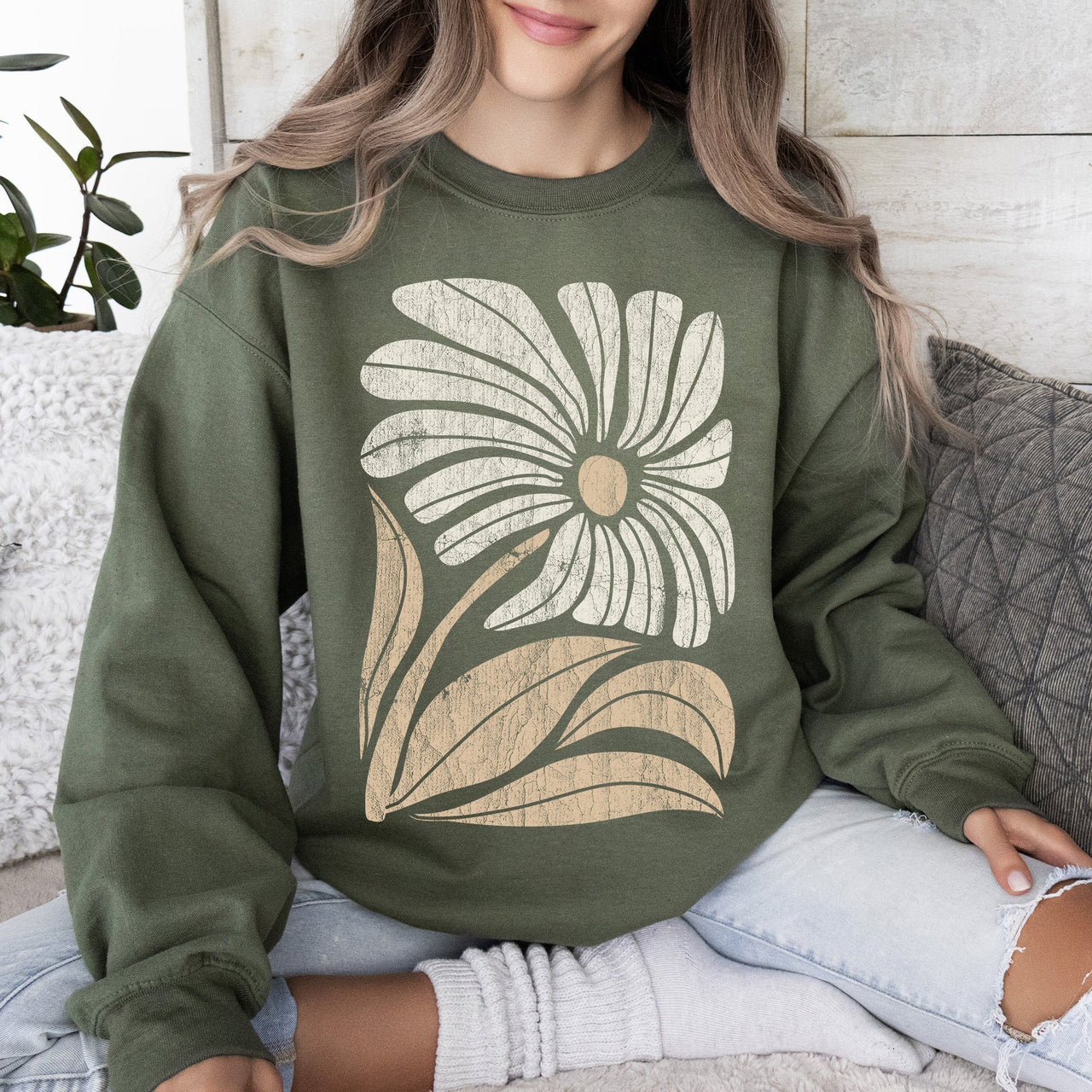 Cozy Soft Retro Flower Bold Floral Boho Print Fleece Lined Weekend Wear Sweatshirt