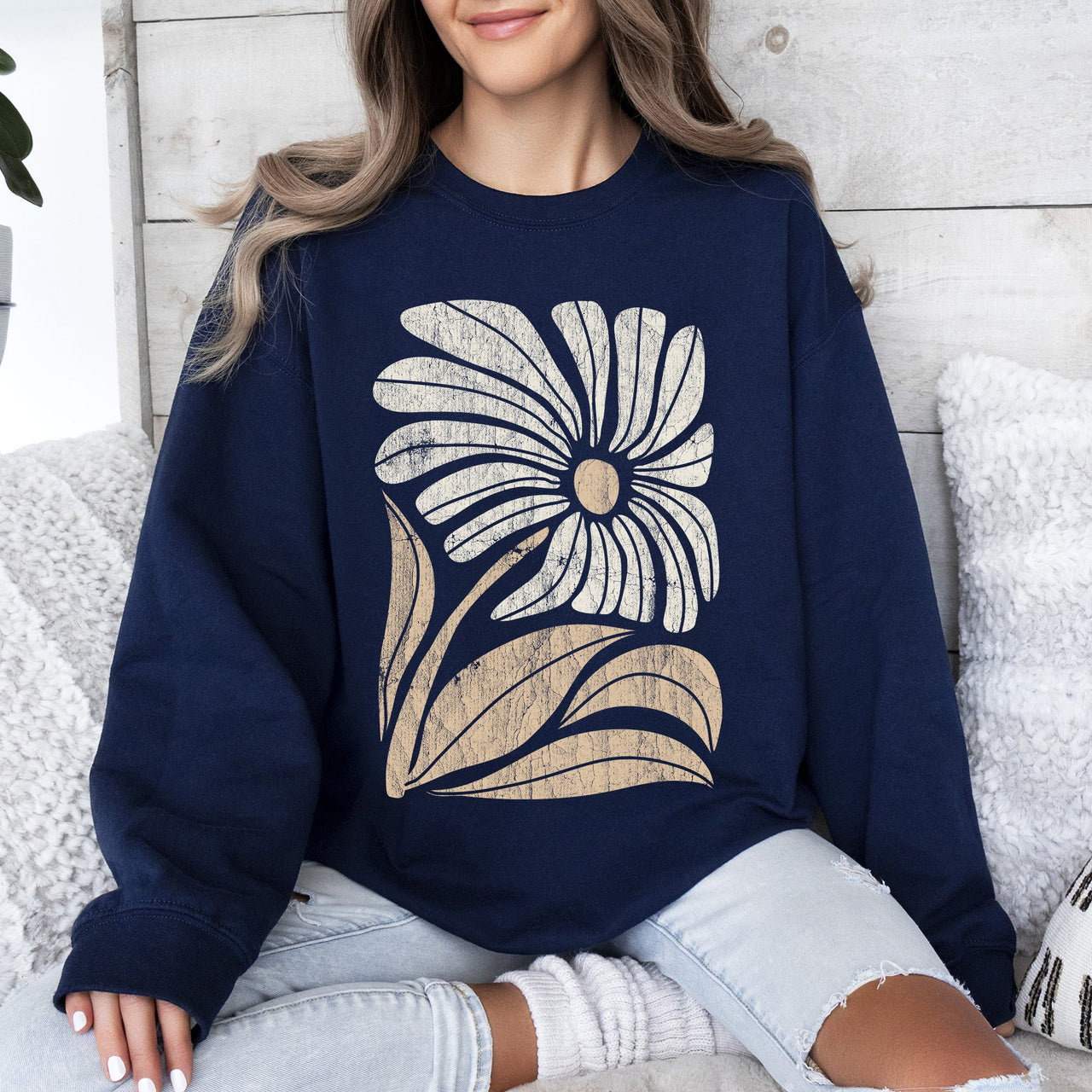 Cozy Soft Retro Flower Bold Floral Boho Print Fleece Lined Weekend Wear Sweatshirt
