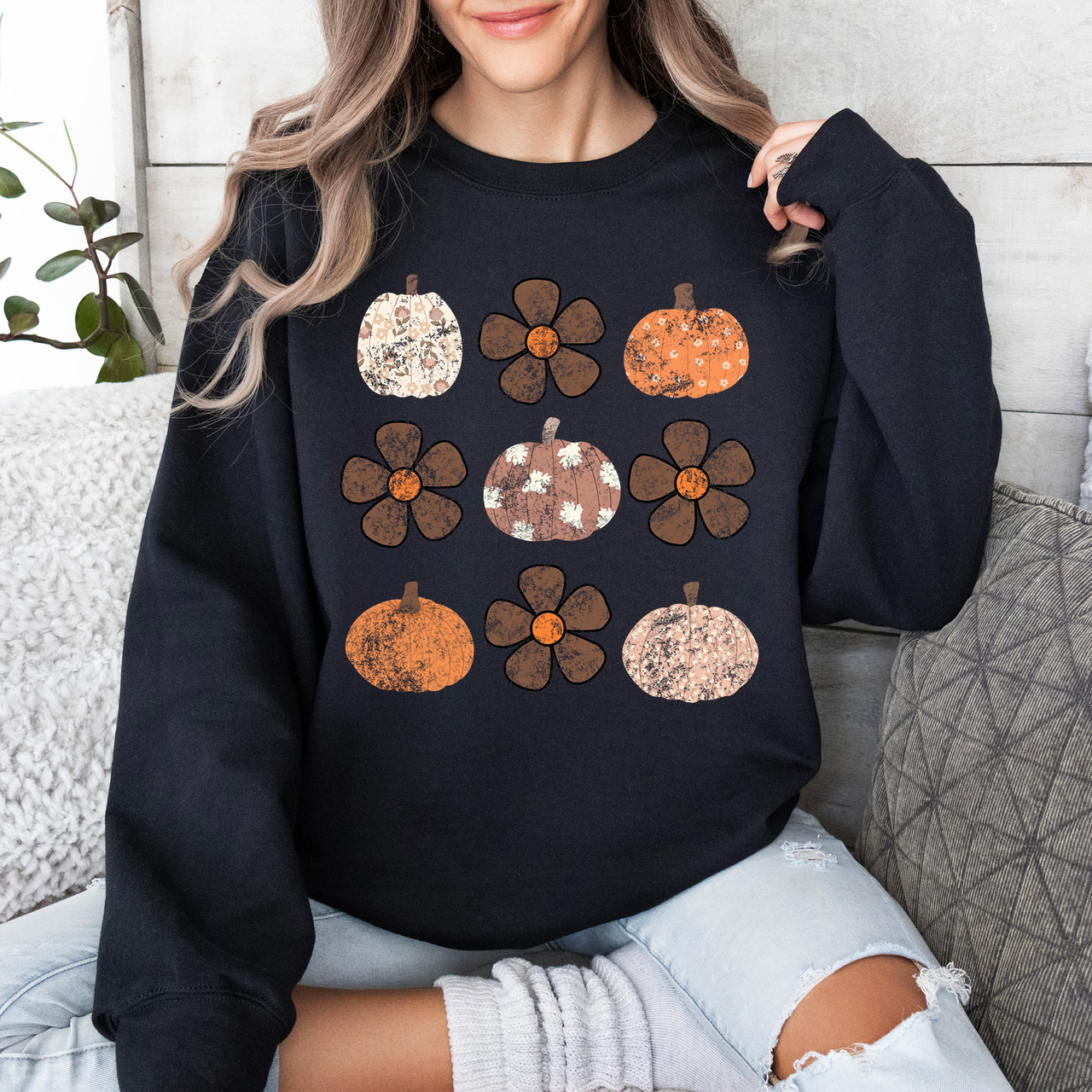 Retro Halloween Floral Pumpkin Pattern Sweatshirt For Cozy Autumn Layering Wardrobe Essential