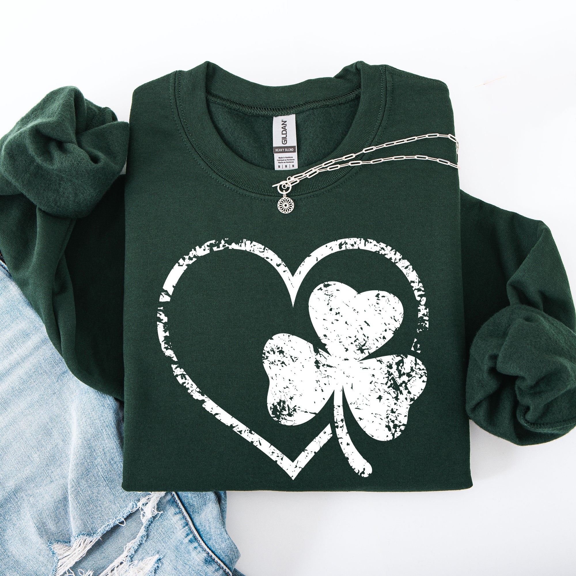 Retro Heart Vintage St Patrick's Day Shamrock Clover Lucky Leprechaun Sweatshirt