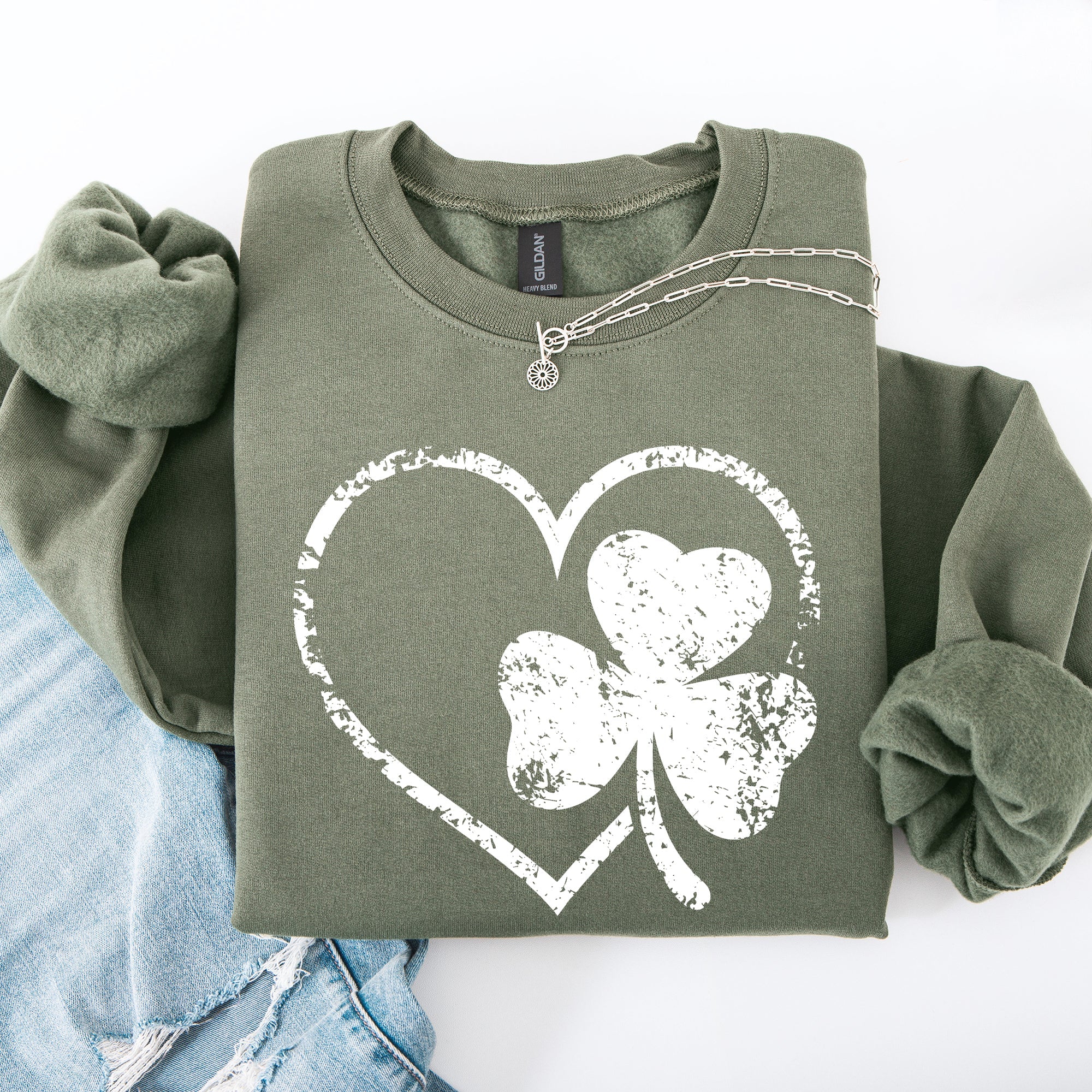 Retro Heart Vintage St Patrick's Day Shamrock Clover Lucky Leprechaun Sweatshirt