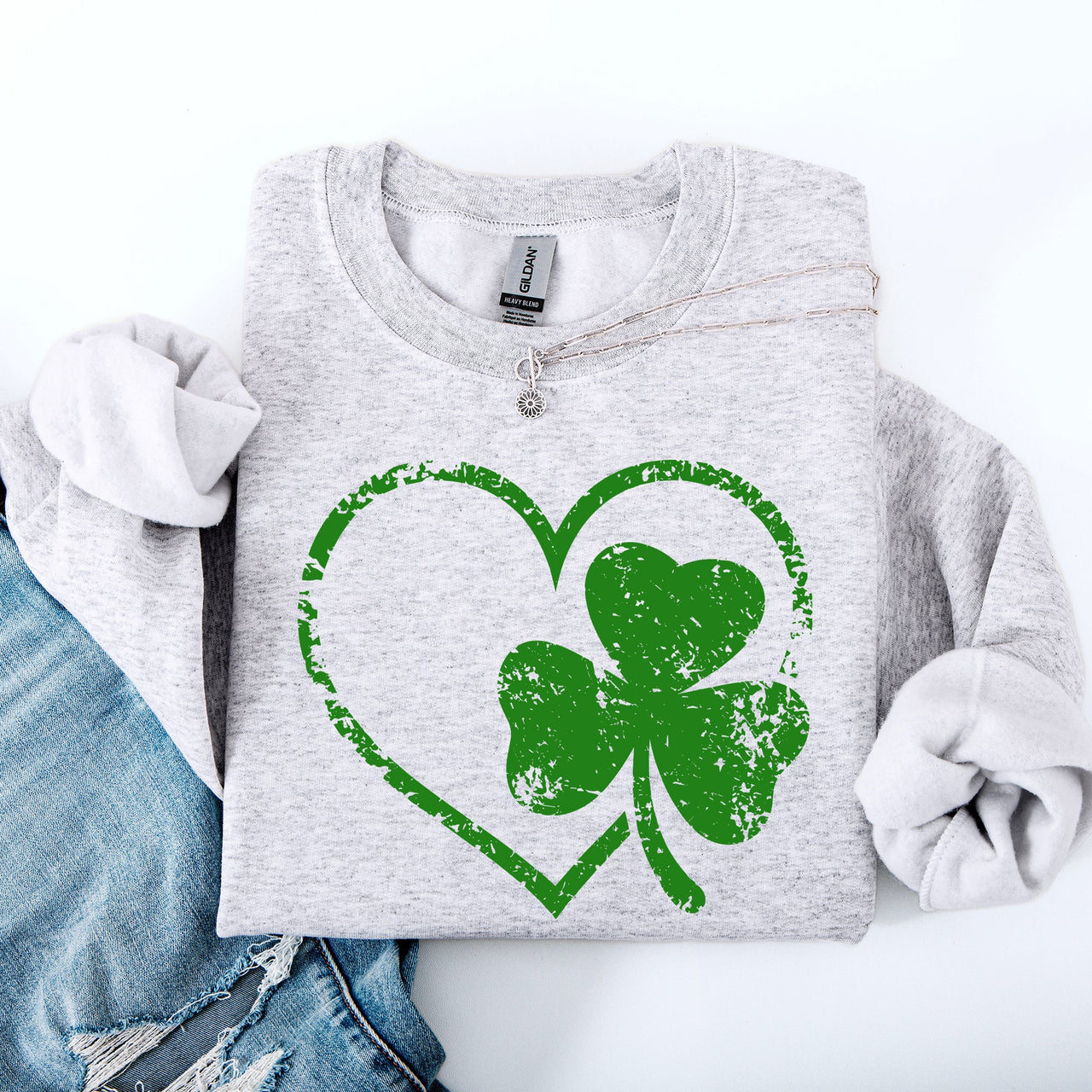 Retro Heart Vintage St Patrick's Day Shamrock Clover Lucky Leprechaun Sweatshirt
