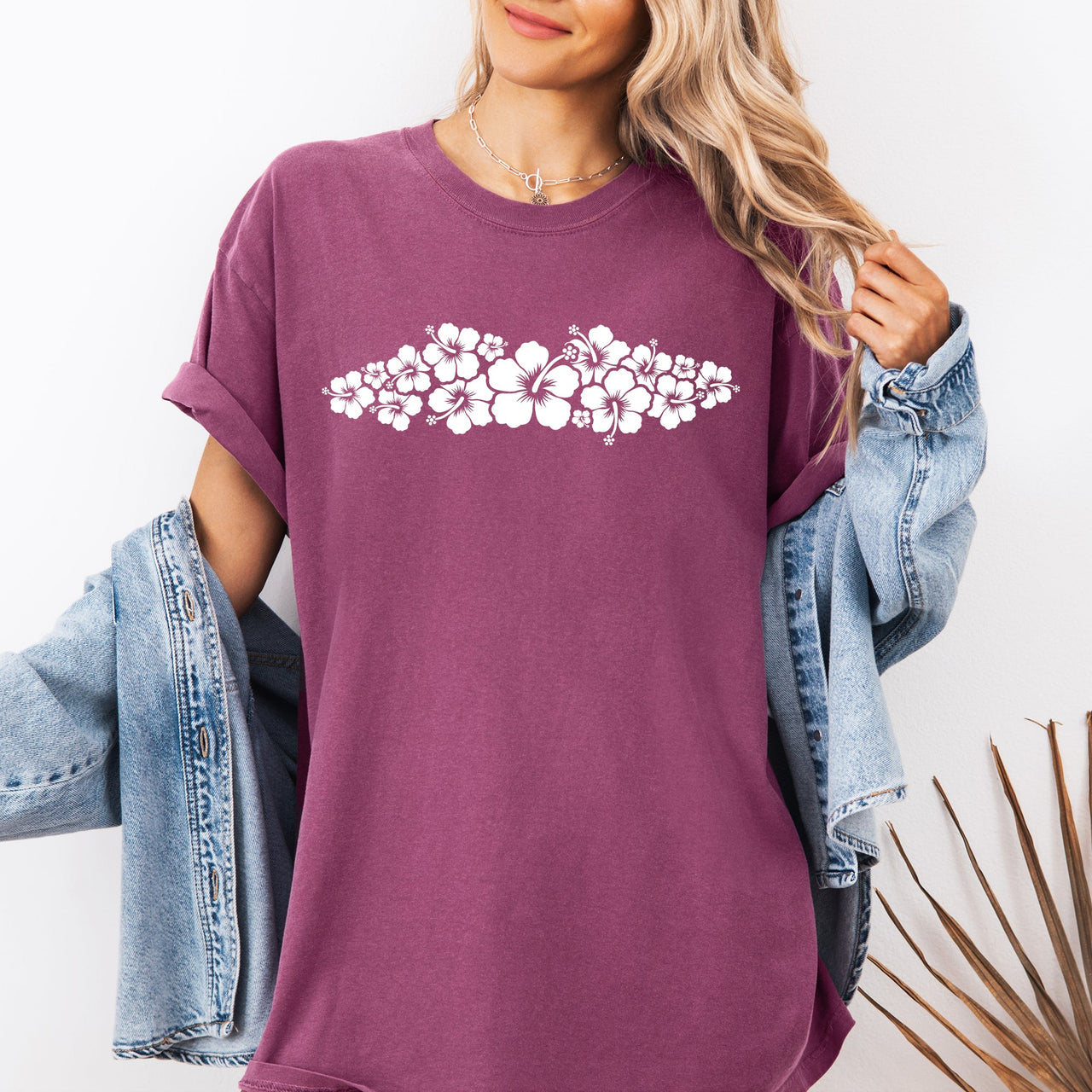Retro Hibiscus Minimalist Beach Summer Flowers Tropical Coastal Vibe Comfort Colors Tee
