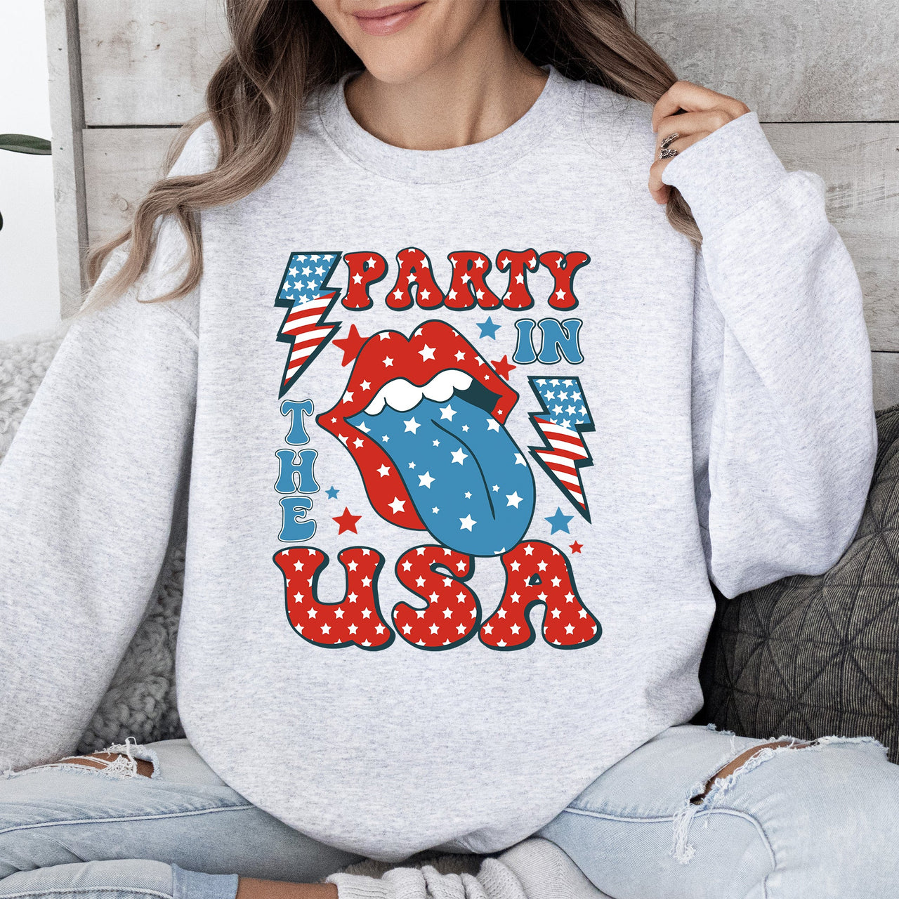 Retro Party In The USA Tongue 4th Of July Vintage Patriotic Graphic Edition Sweatshirt