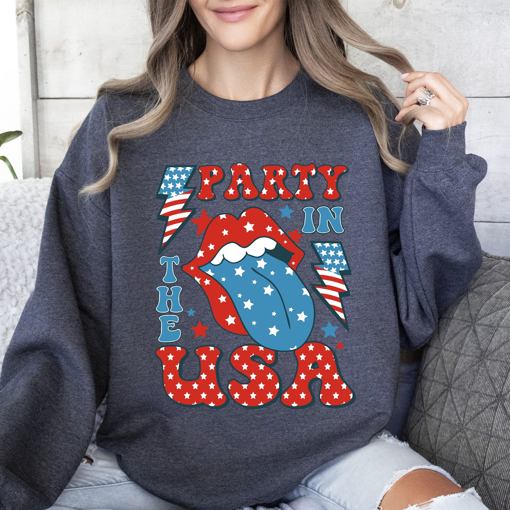 Retro Party In The USA Tongue 4th Of July Vintage Patriotic Graphic Edition Sweatshirt