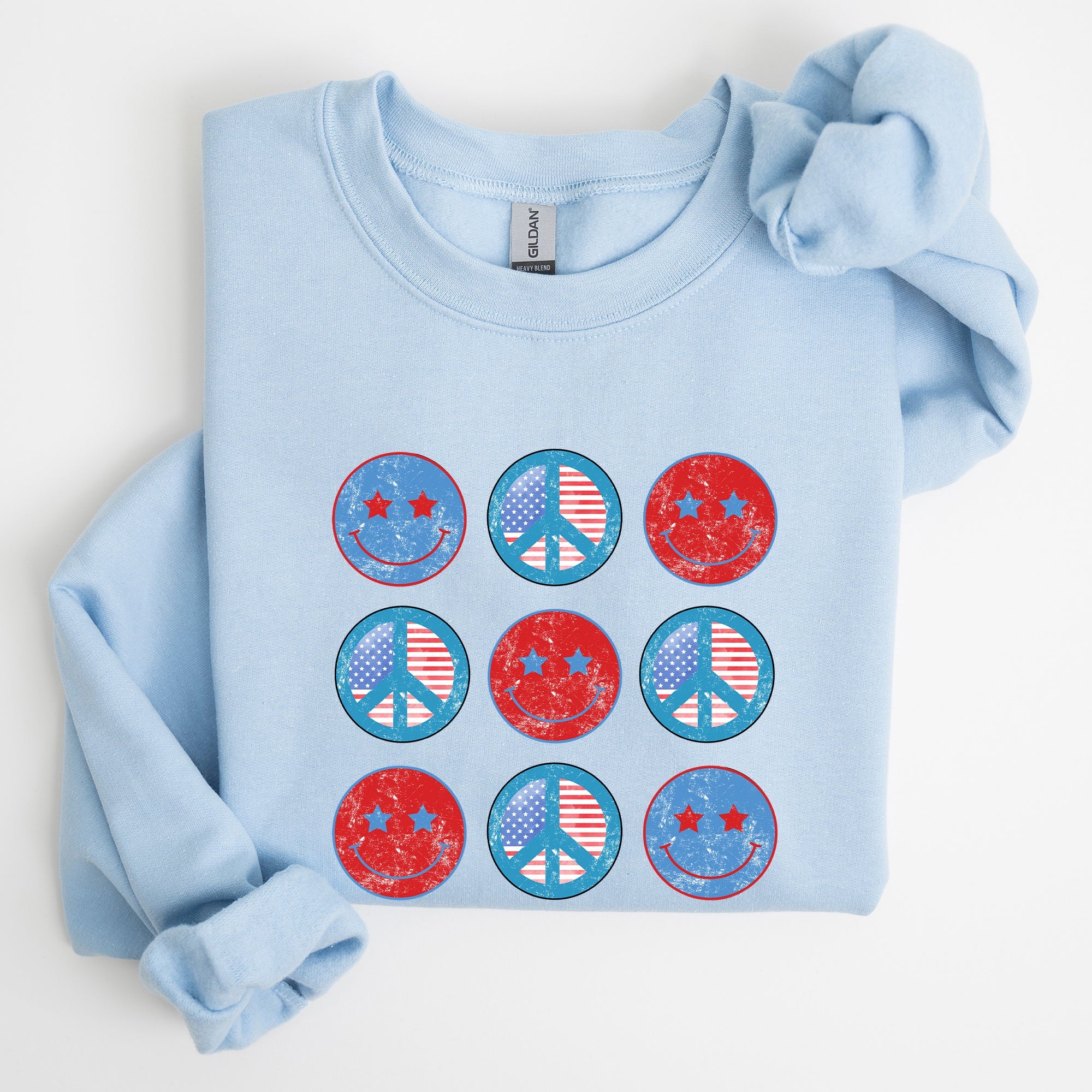 Retro Patriotic Smiley Flag America Peace Vintage Emblem Print USA Patriotism Design Sweatshirt