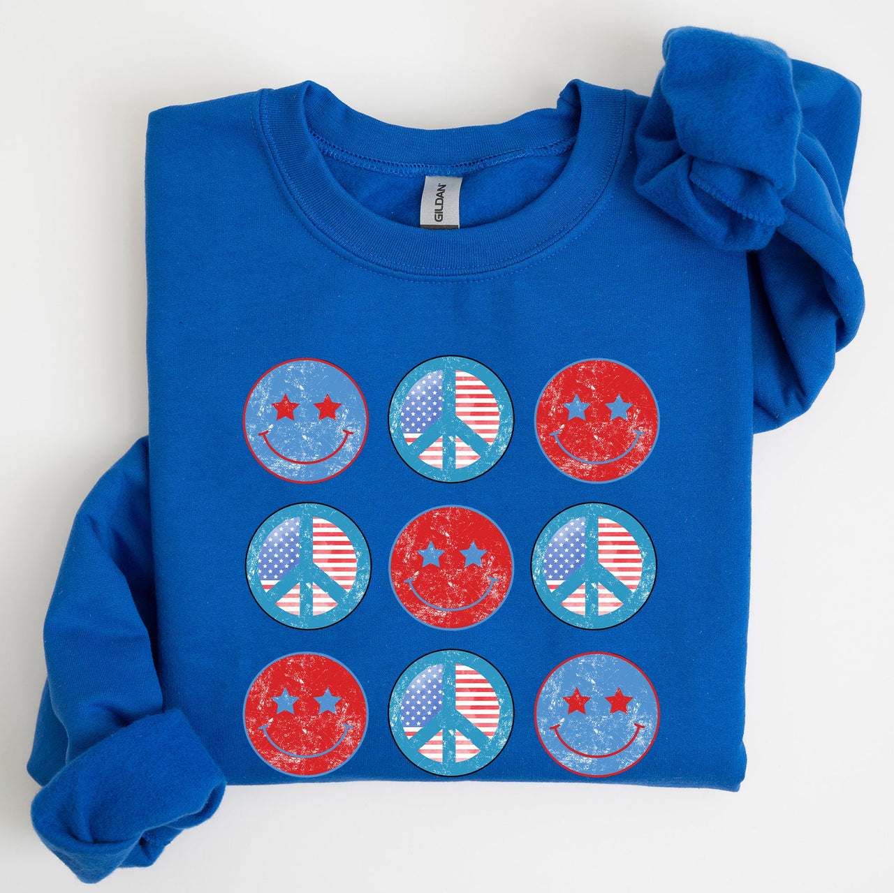 Retro Patriotic Smiley Flag America Peace Vintage Emblem Print USA Patriotism Design Sweatshirt