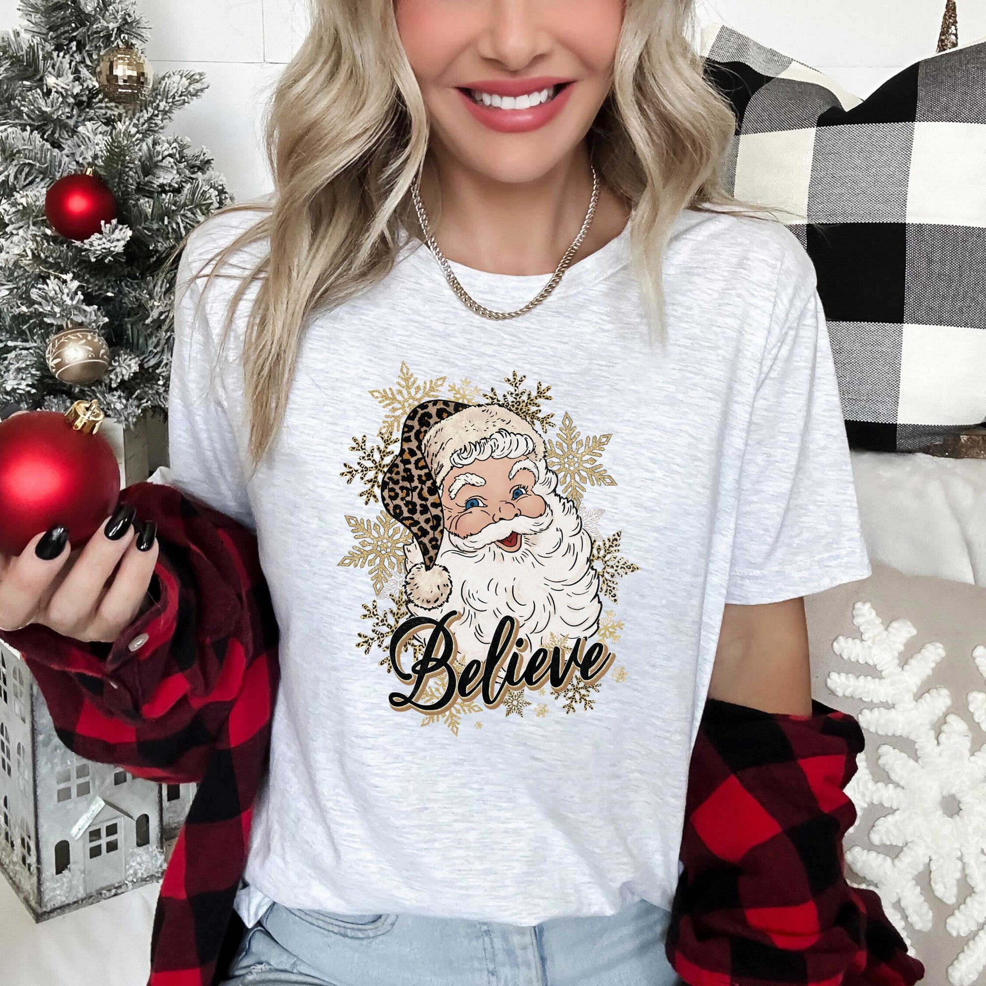 Retro Santa Believe Christmas Leopard Print Vintage Holiday Cozy Festive Graphic Tee