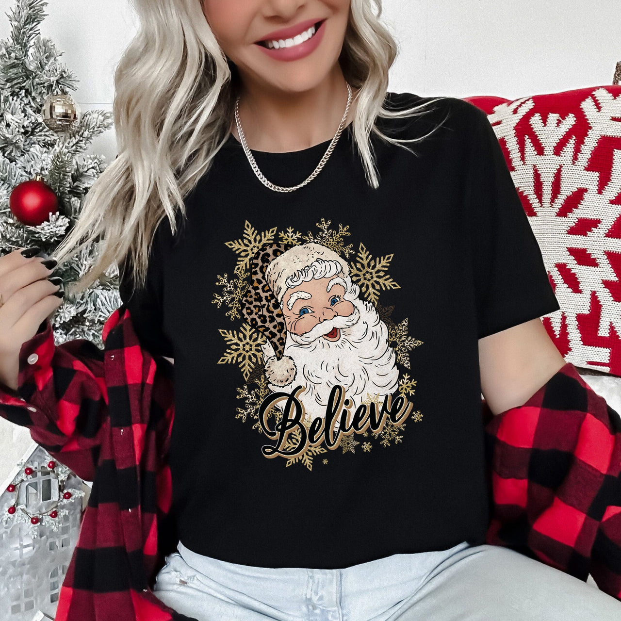 Retro Santa Believe Christmas Leopard Print Vintage Holiday Cozy Festive Graphic Tee