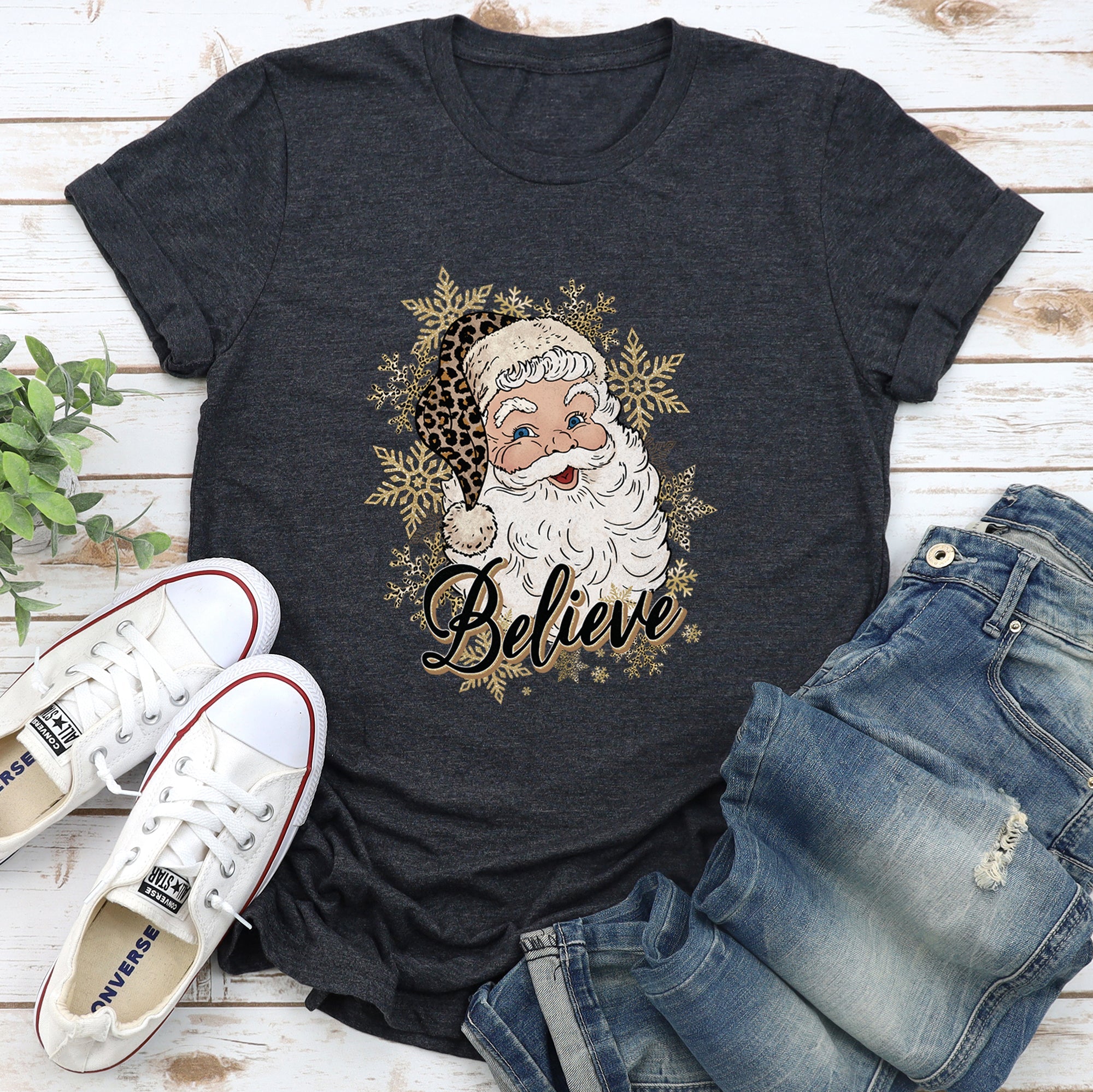Retro Santa Believe Christmas Leopard Print Vintage Holiday Cozy Festive Graphic Tee