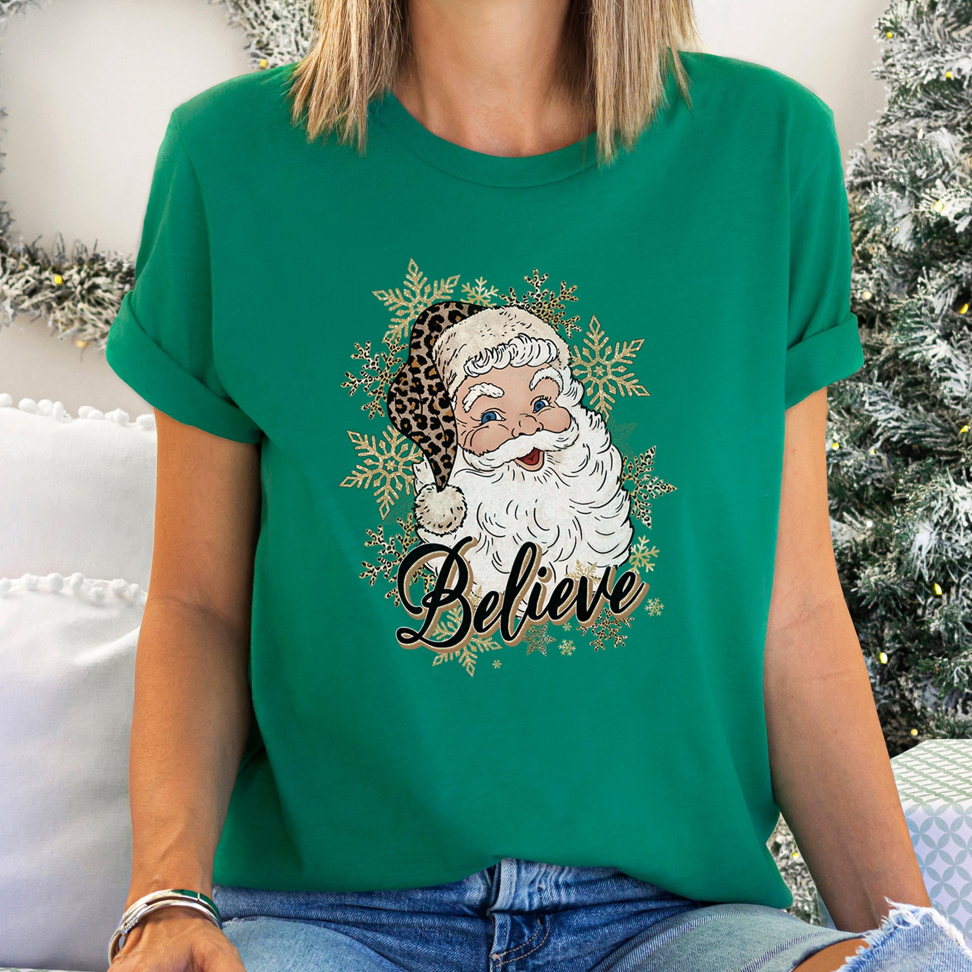 Retro Santa Believe Christmas Leopard Print Vintage Holiday Cozy Festive Graphic Tee