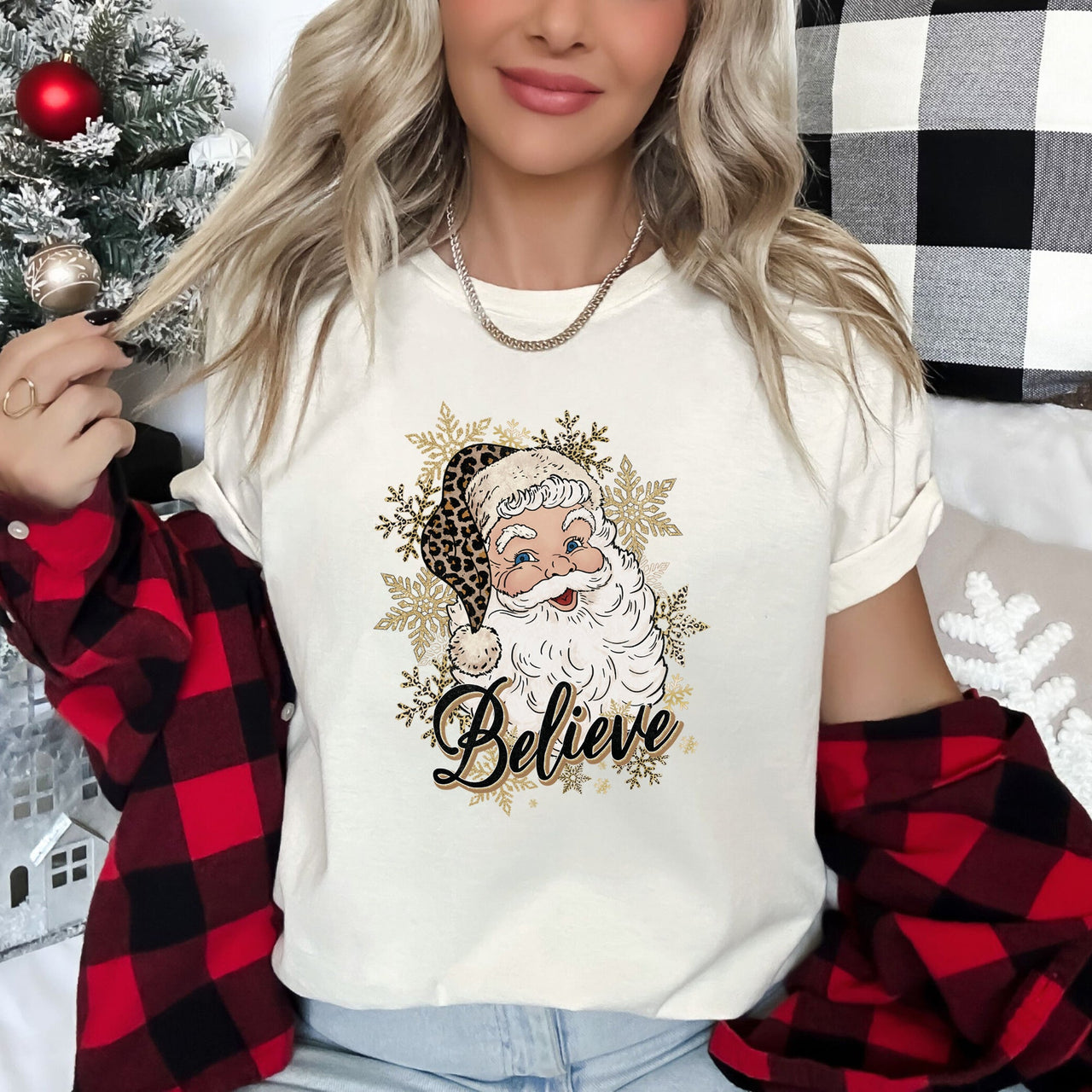 Retro Santa Believe Christmas Leopard Print Vintage Holiday Cozy Festive Graphic Tee
