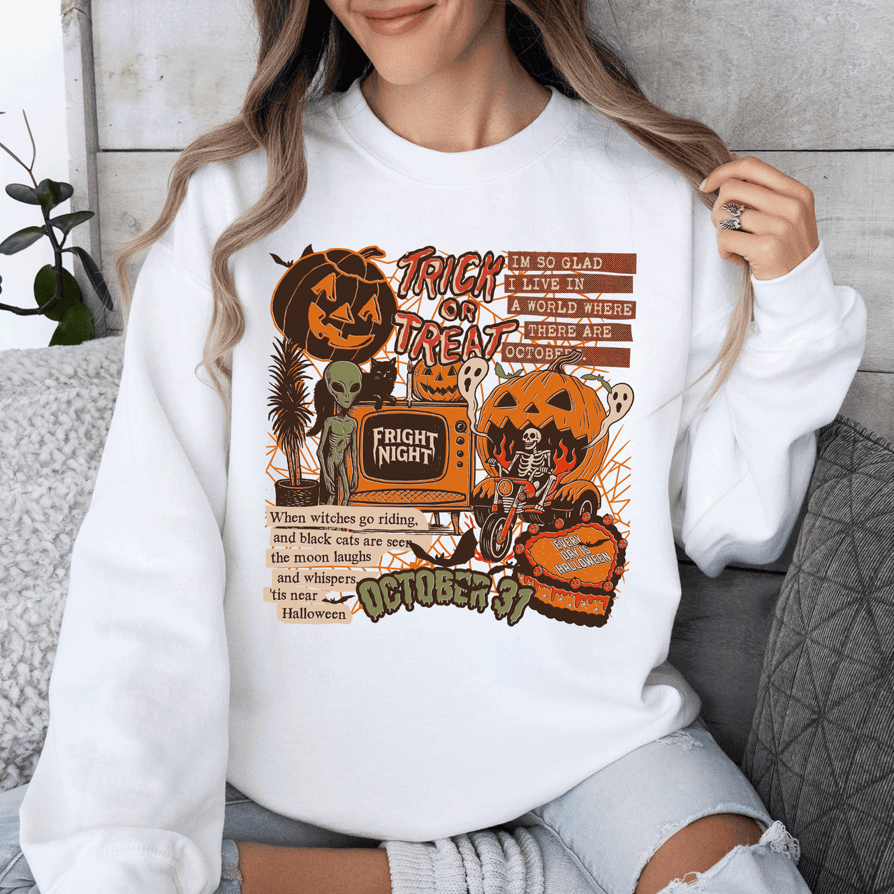 Retro Trick Or Treat Creep Halloween Spooky Vintage Nostalgia Throwback Sweatshirt