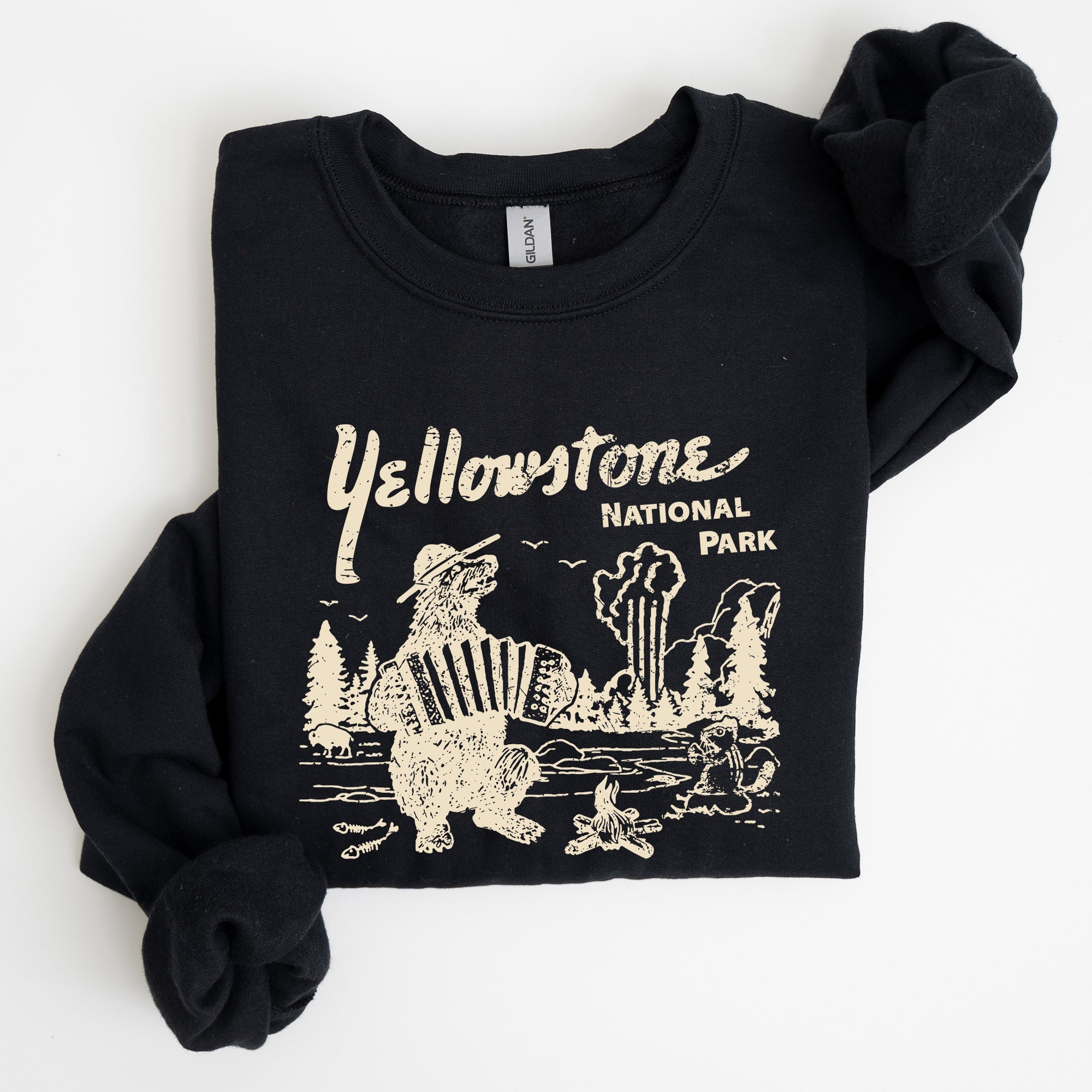 Retro Yellowstone National Park Bear Chipmunk Nature Landscape Illustration Sweatshirt