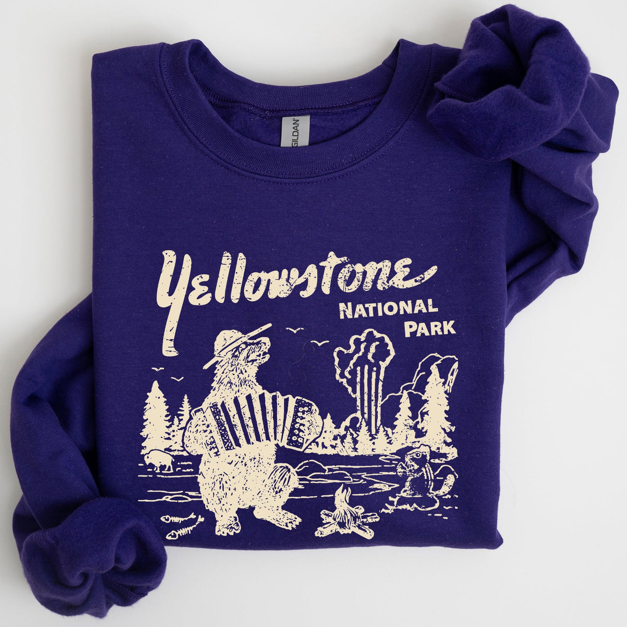 Retro Yellowstone National Park Bear Chipmunk Nature Landscape Illustration Sweatshirt