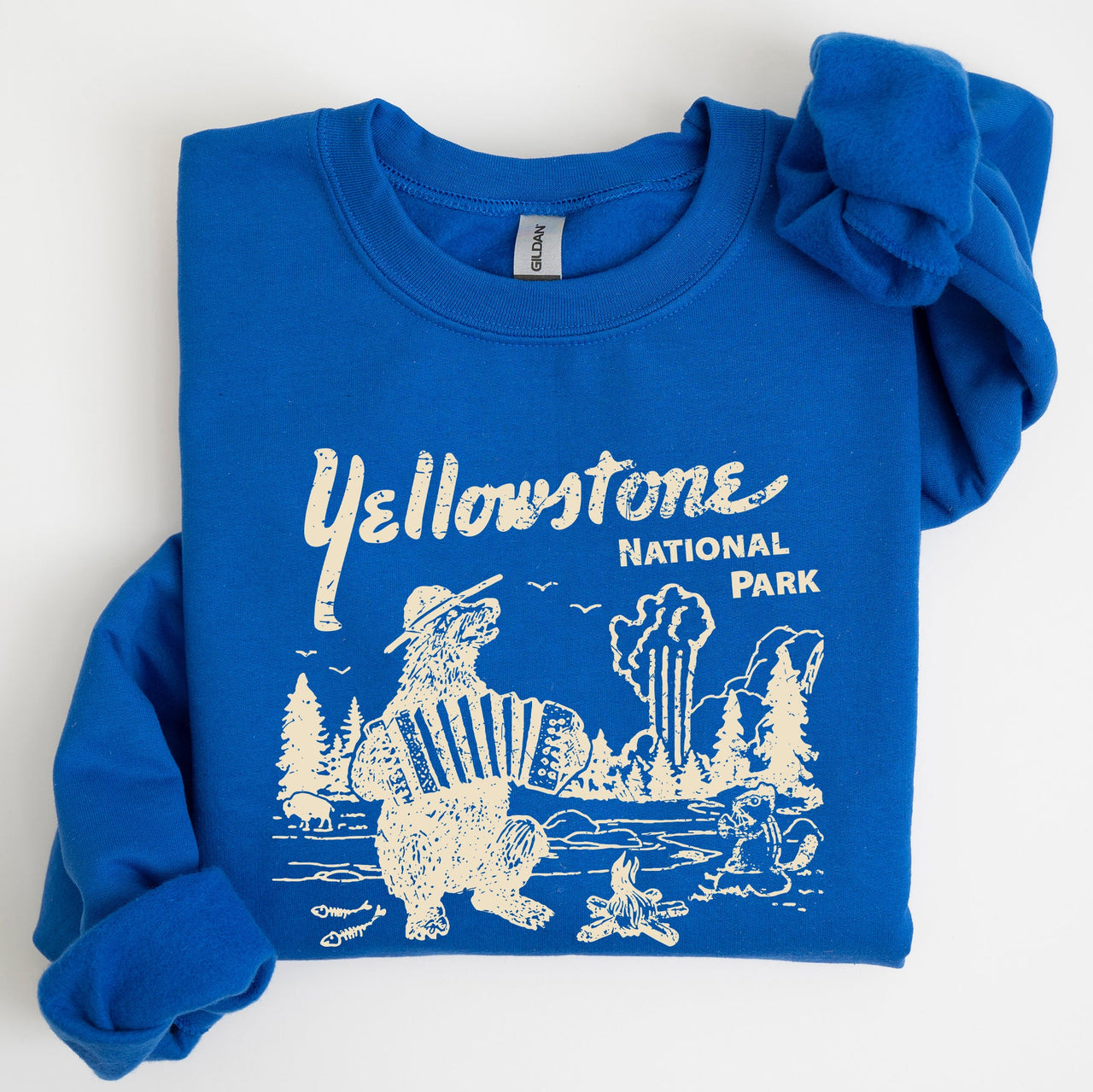 Retro Yellowstone National Park Bear Chipmunk Nature Landscape Illustration Sweatshirt