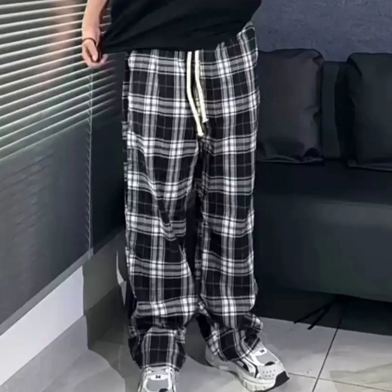 Casual sports pants, fashionable black checkered pants, loose elastic waist pocket, wide leg pants, neutral hip-hop loose pants