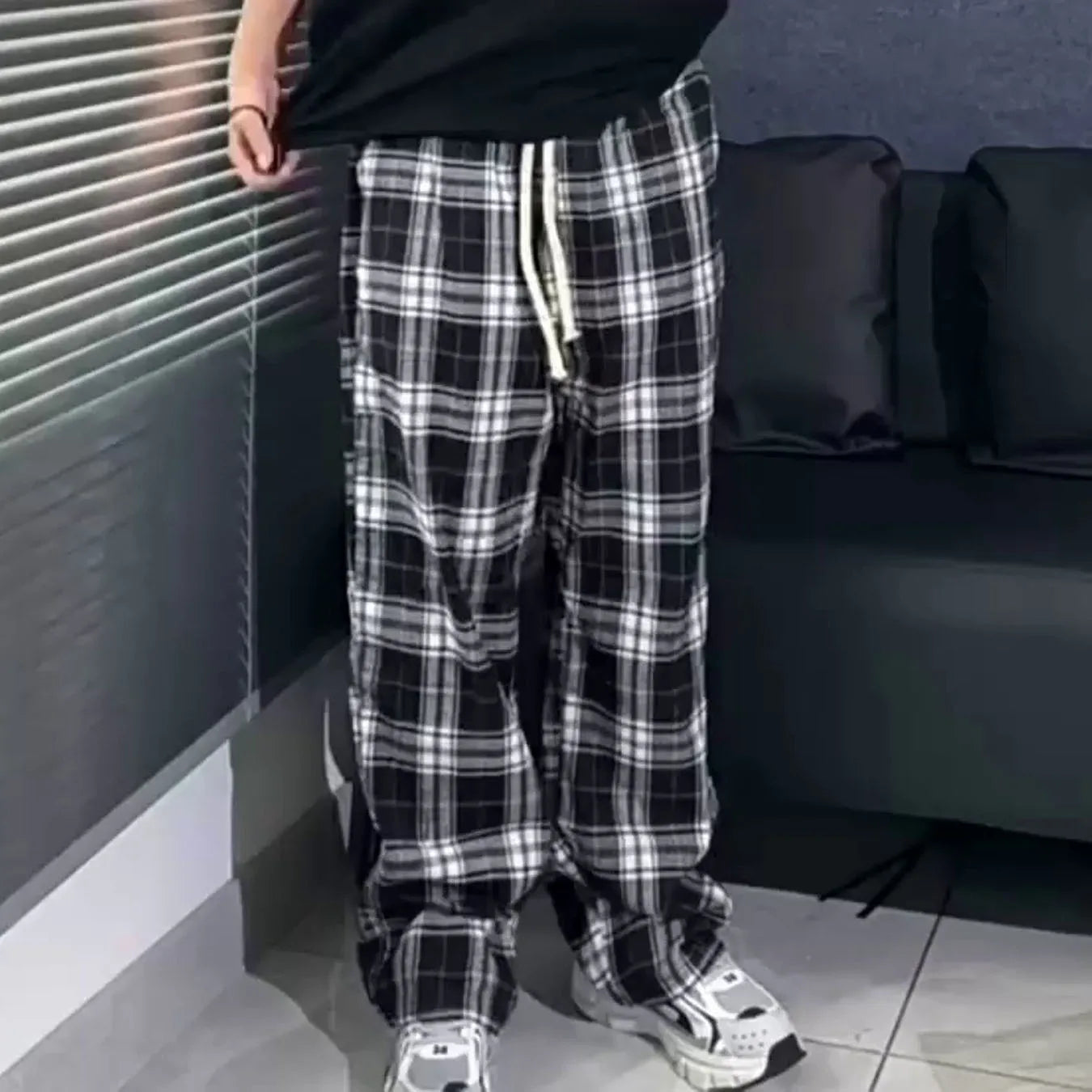 Casual sports pants, fashionable black checkered pants, loose elastic waist pocket, wide leg pants, neutral hip-hop loose pants
