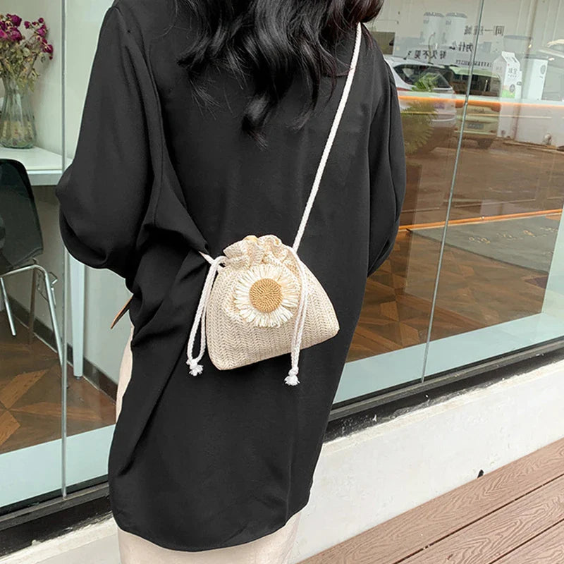 Rattan Woven Women Straw Bag Handbag Knit Flower Summer Beach Shoulder Messenger Bags Fashion Creative Bucket Purse