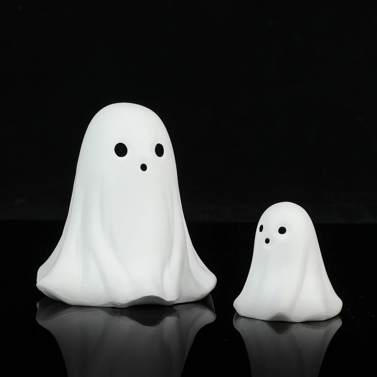 2 Pcs Halloween Decor Indoor-Ghost in Abs Resin Cloche-Cute Ghost for HomeTabletop Party Decor  Holiday Decorations outdoor