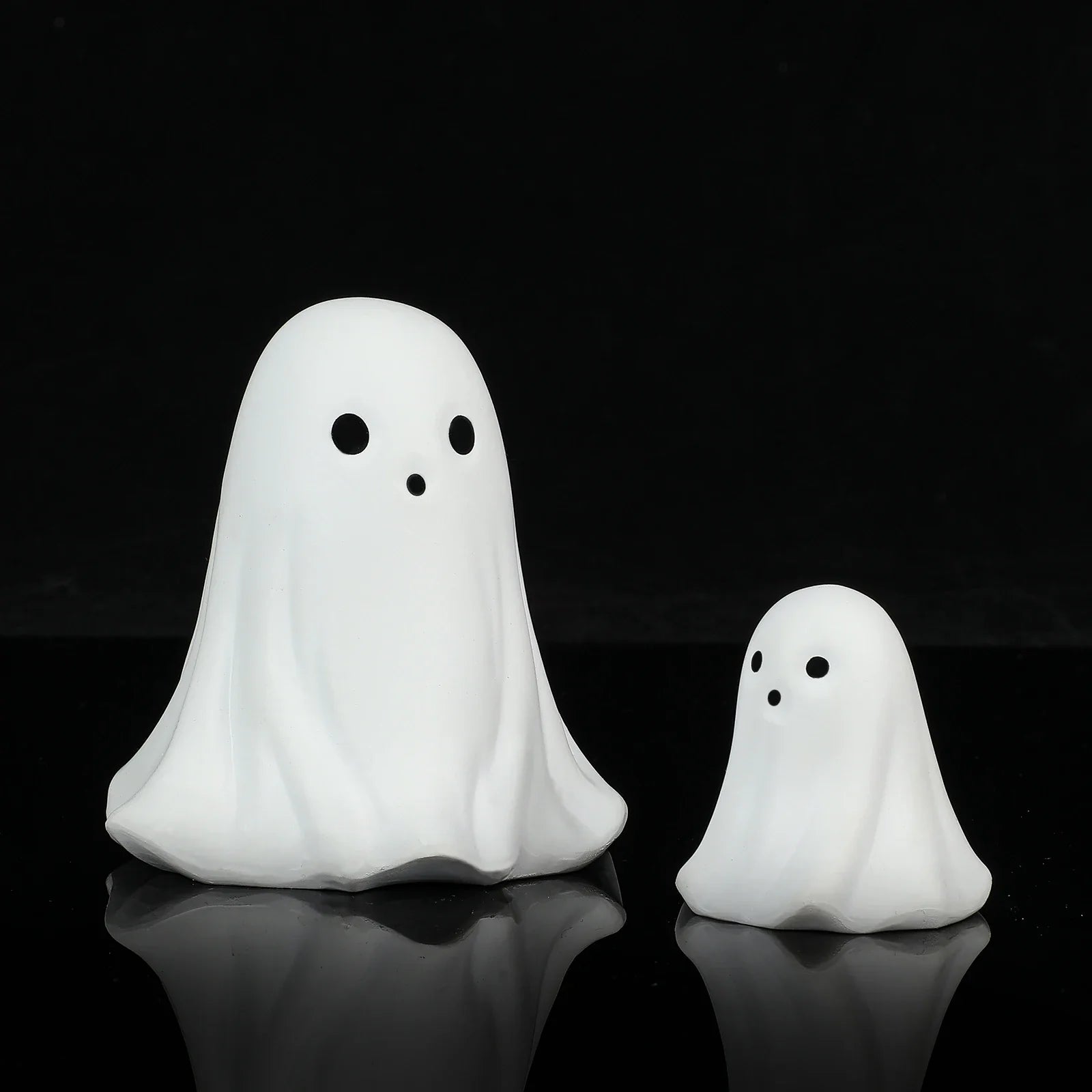2 Pcs Halloween Decor Indoor-Ghost in Abs Resin Cloche-Cute Ghost for HomeTabletop Party Decor  Holiday Decorations outdoor