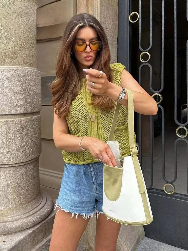 Women Fashion Sleeveless Coarse Needle Knitting Vest Sweater Female Chic Big Pockets Patch Buttons Cardigan Waistcoat Tops