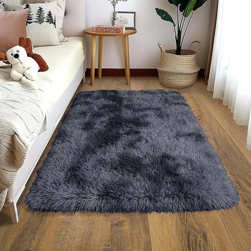 VIKAMA Small Black Area Rug - Soft Plush Children's Bedroom Bedside Rug, Indoor Entrance Welcome Mat, Home Decoration Accessory